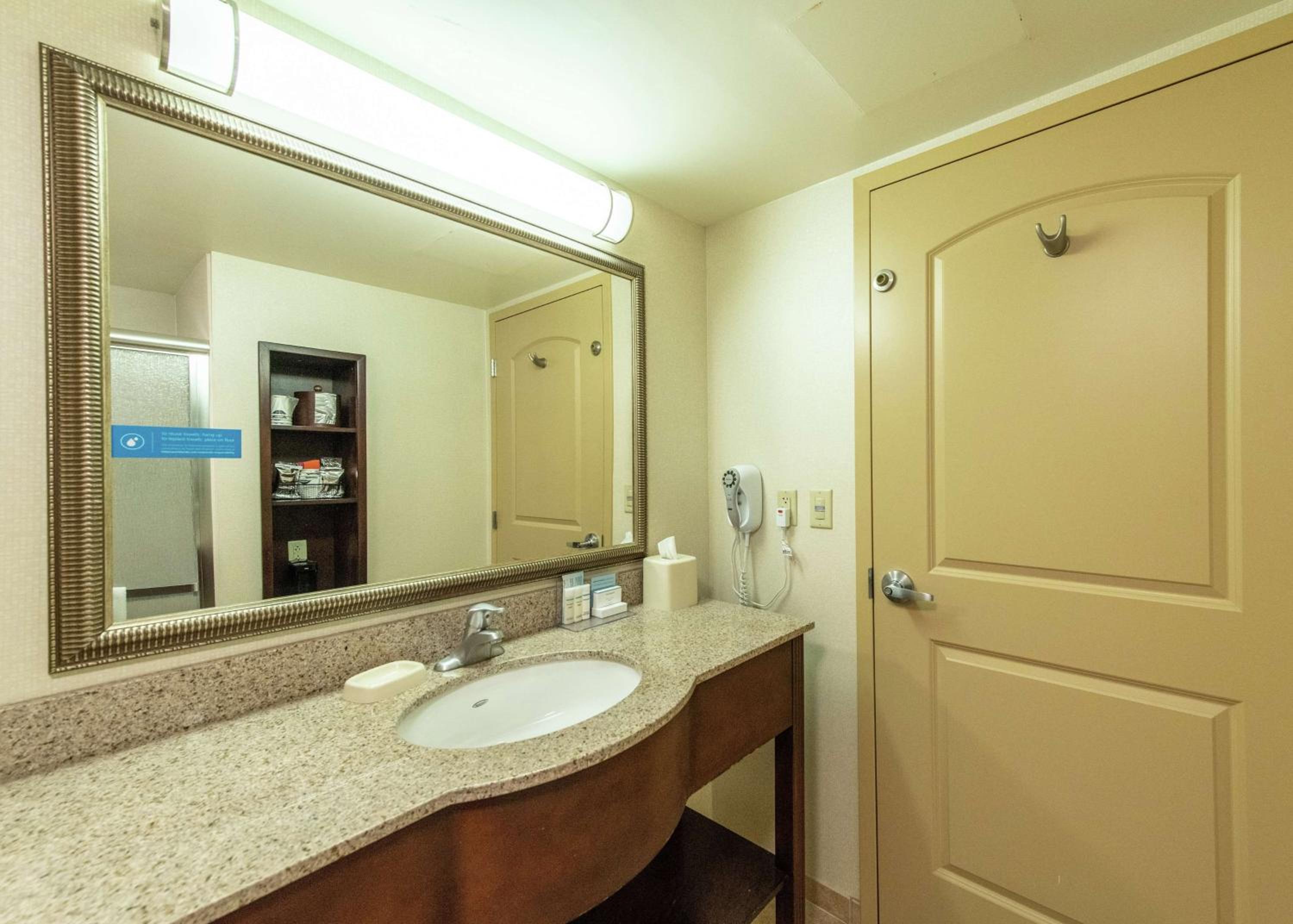 King Room - Non-Smoking - Photo 3