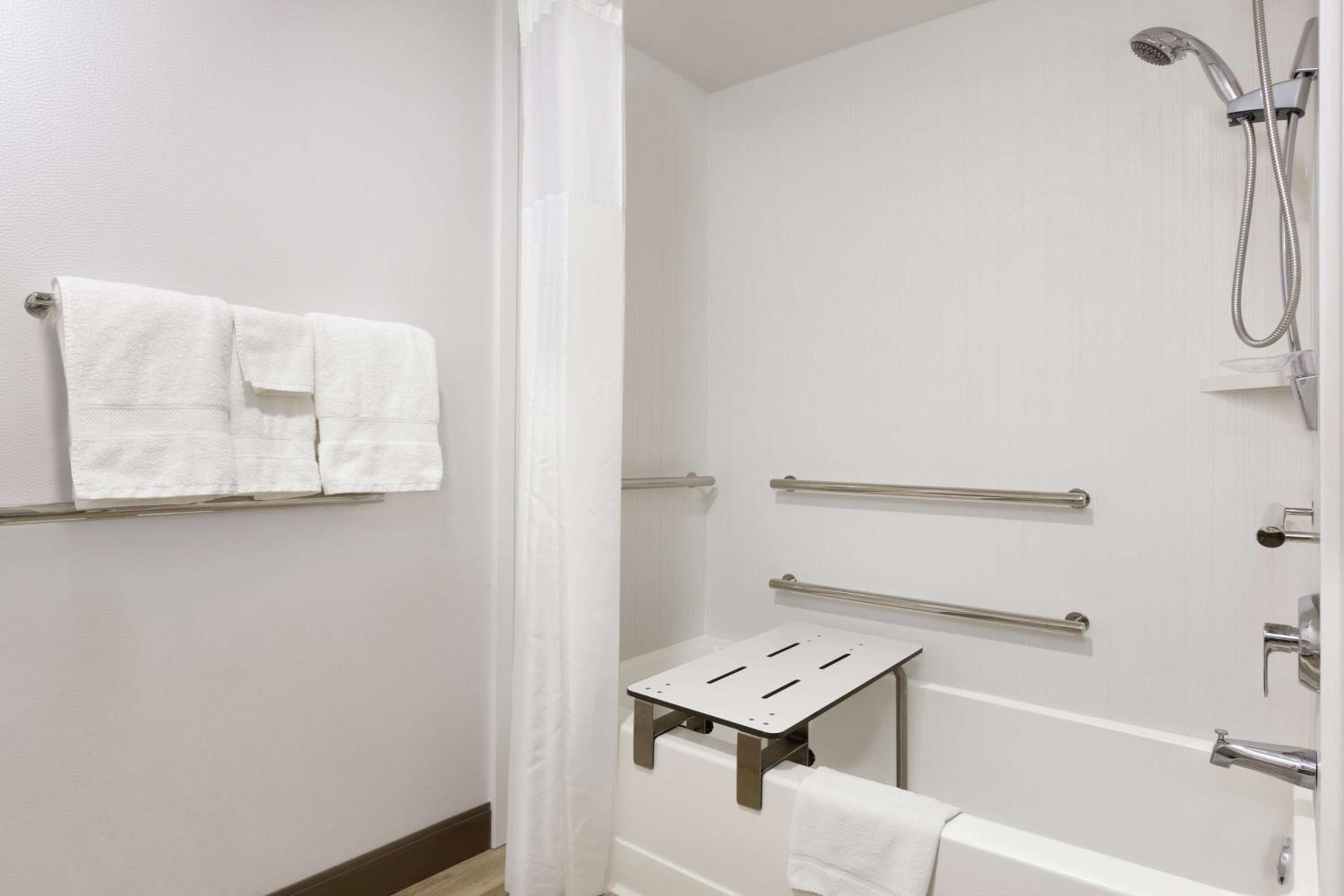 King Room - Mobility Access/Non-Smoking - Photo 2