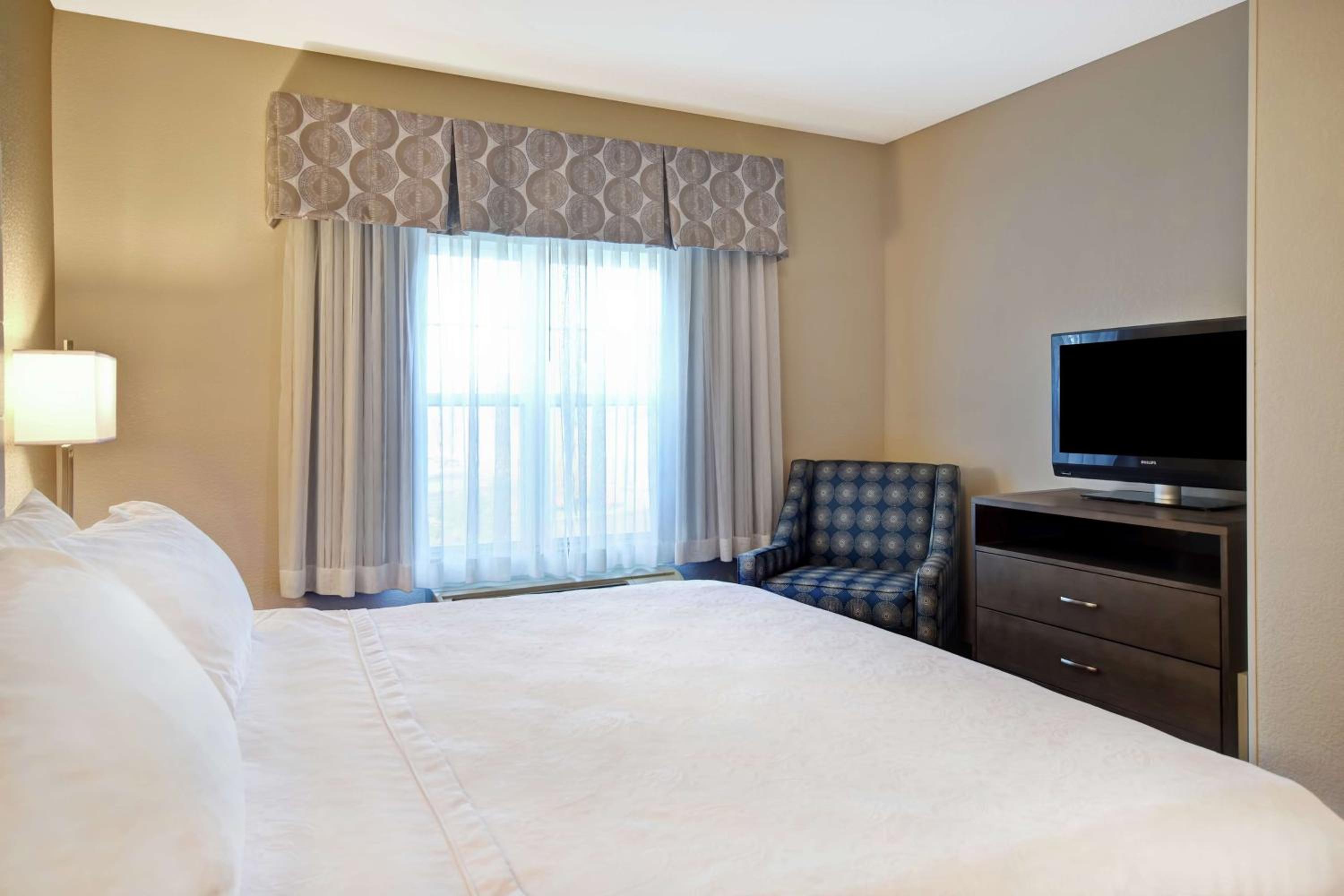 One-Bedroom King Suite - Non-Smoking - Photo 1