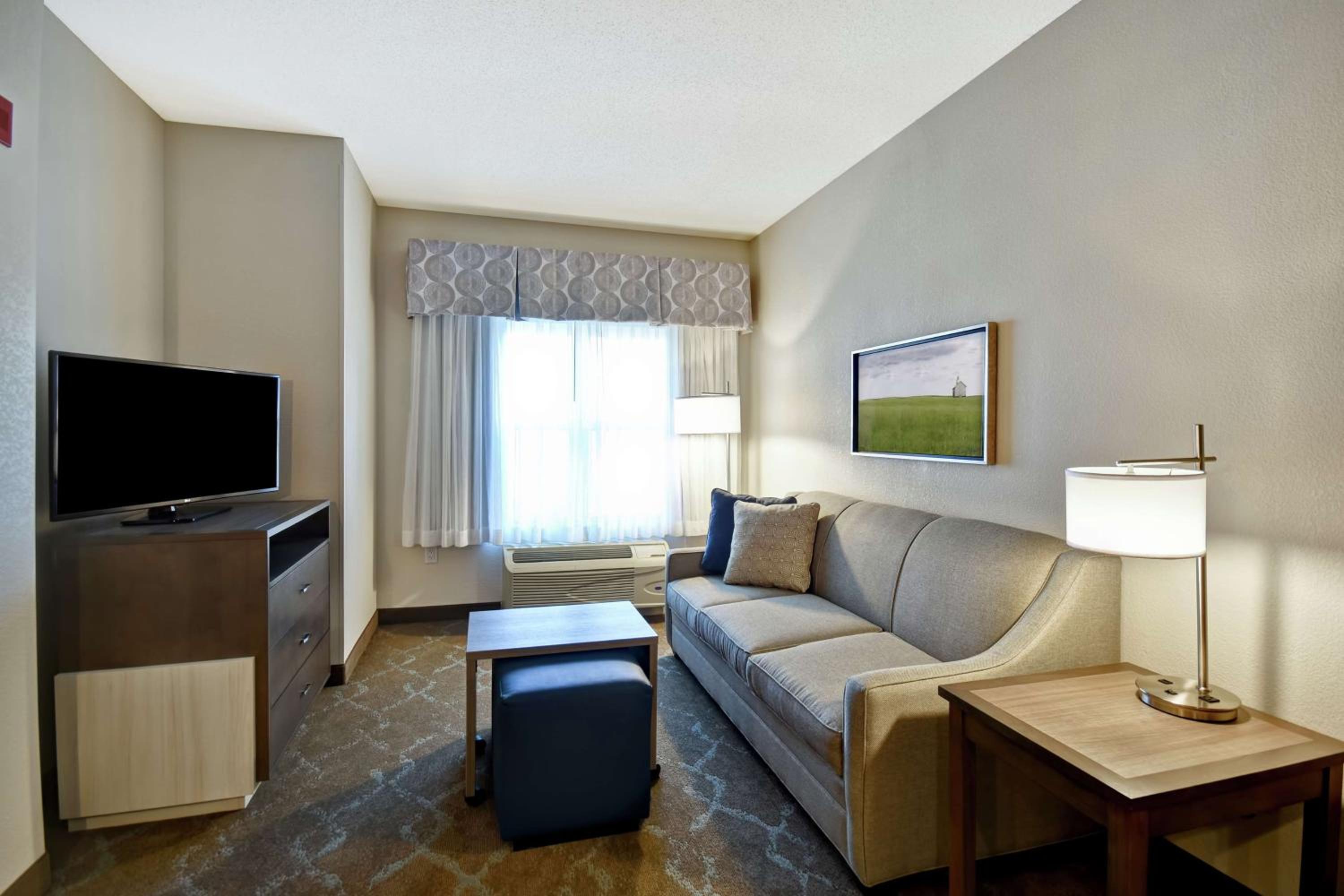 One-Bedroom King Suite - Non-Smoking - Photo 3