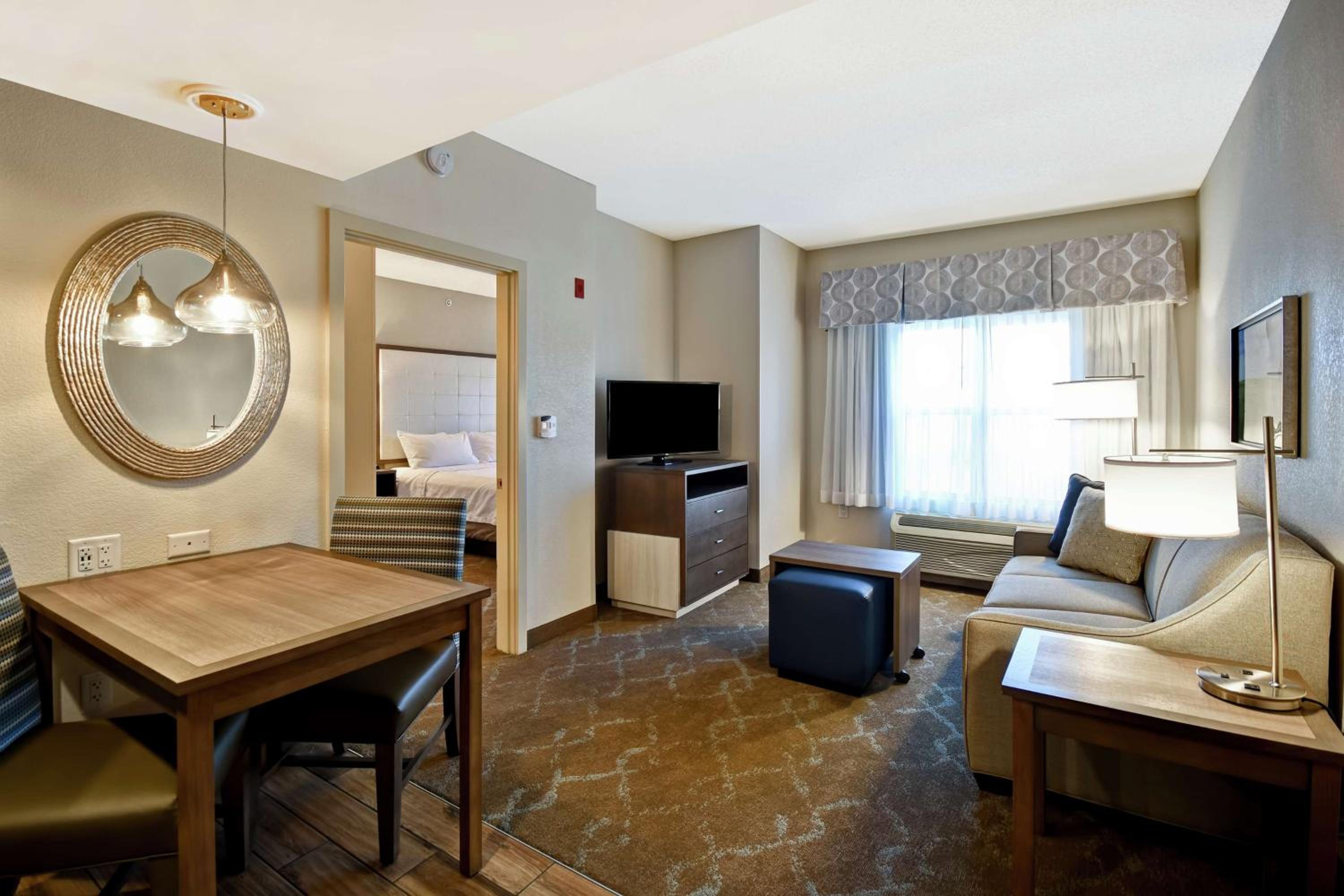 One-Bedroom King Suite - Non-Smoking - Photo 4