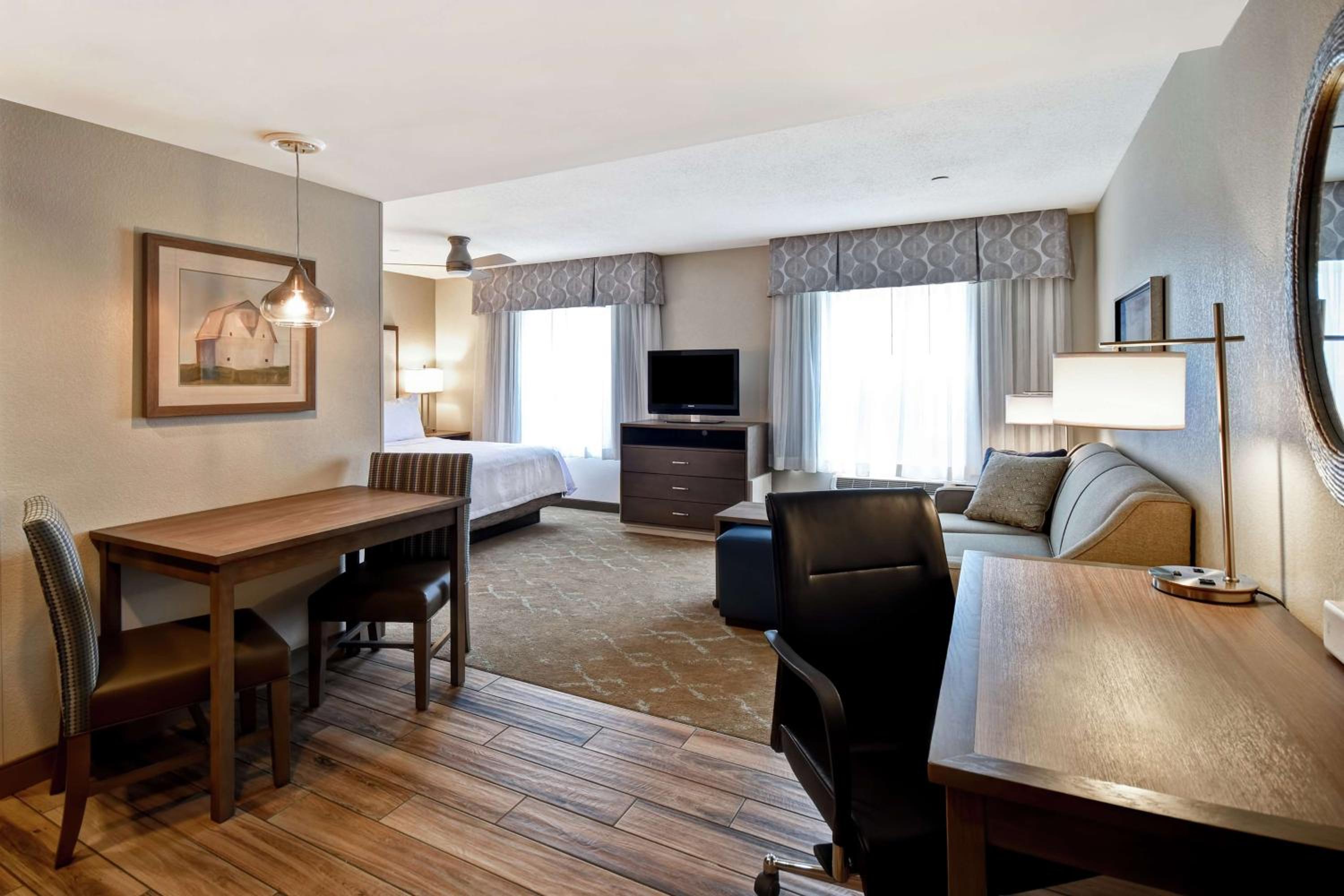 King Studio Suite - Non-Smoking - Photo 2
