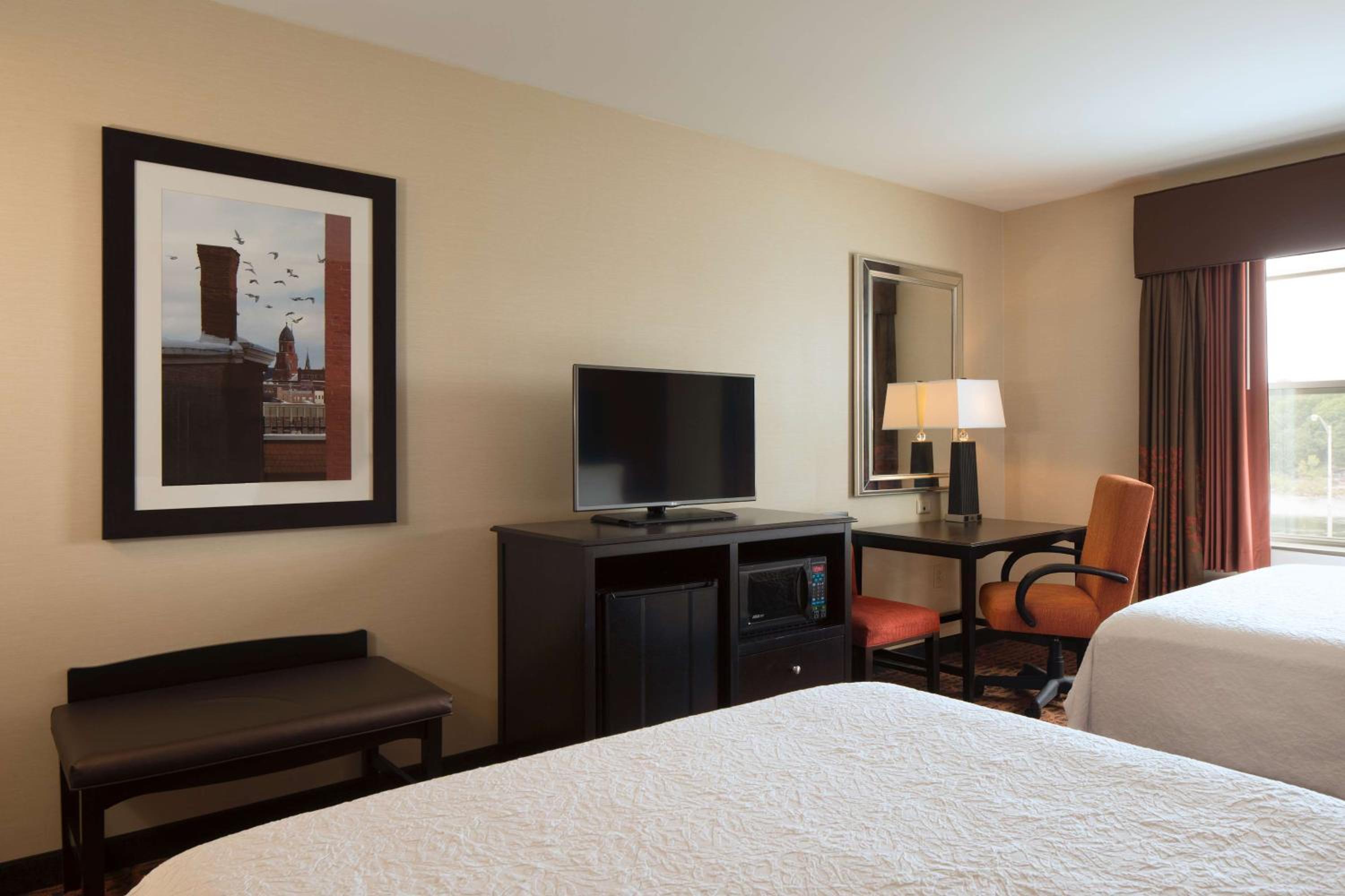 Queen Room with Two Queen Beds - Hearing Access/Non-Smoking