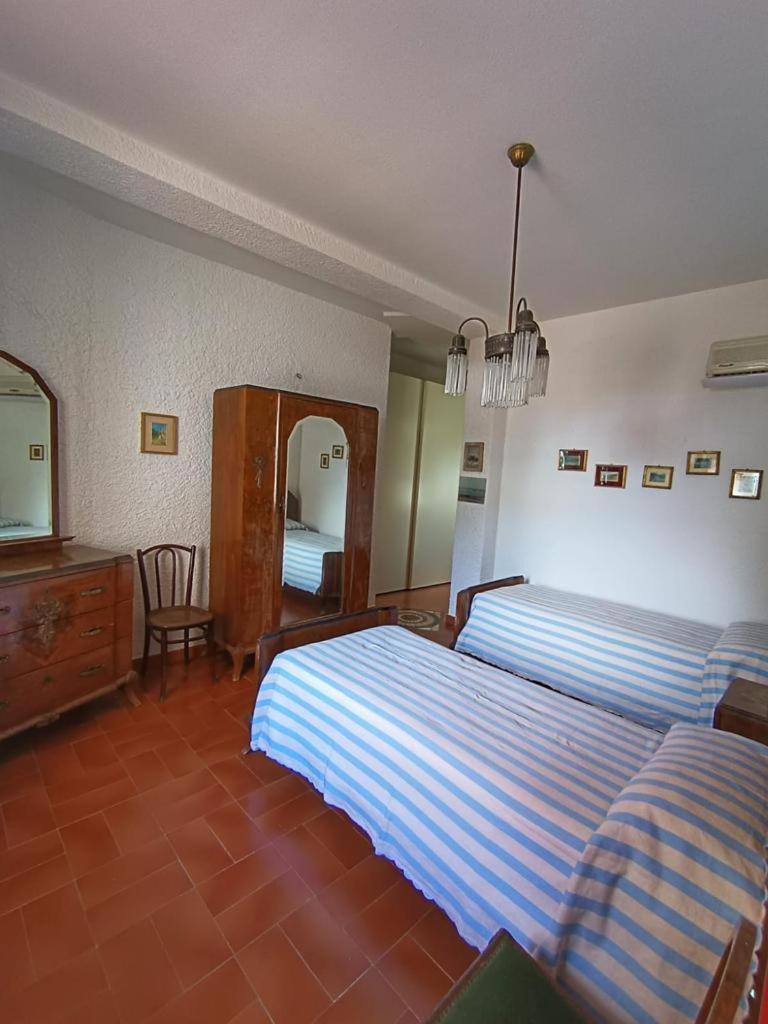 Four-Bedroom House photo 3