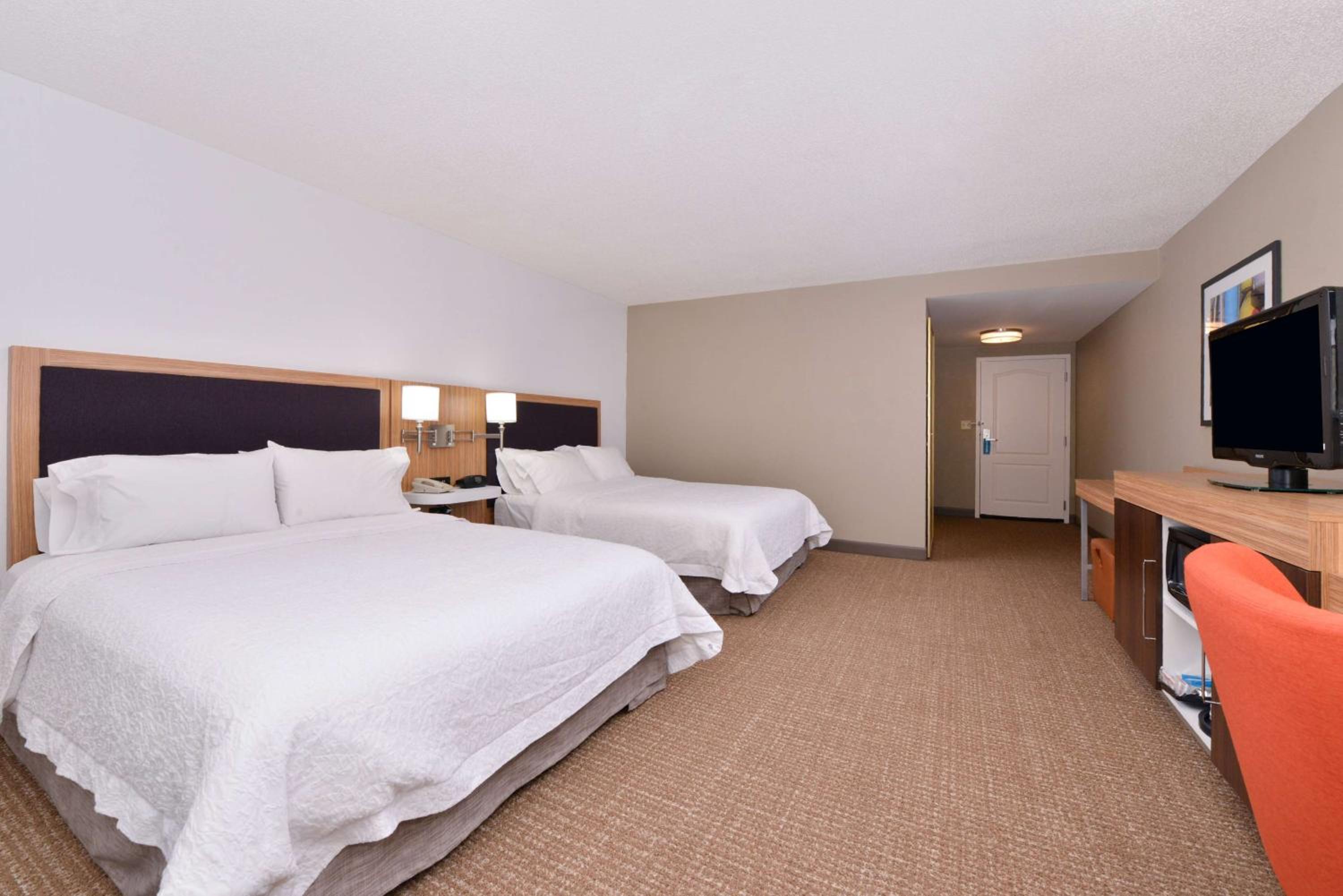 Queen Room with Two Queen Beds - Mobility Access/Non-Smoking - Photo 2