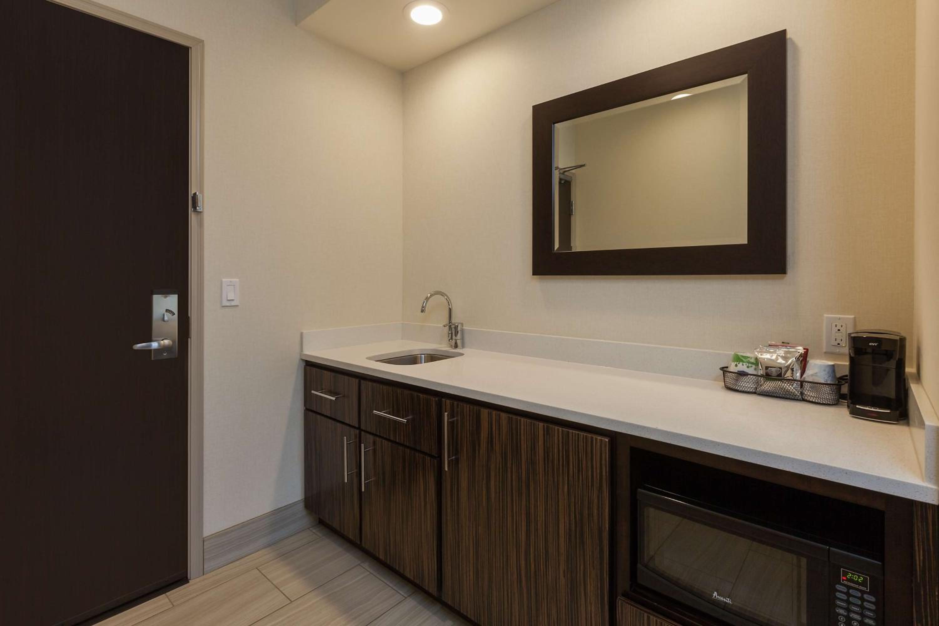 King Studio Suite - Non Smoking photo 2