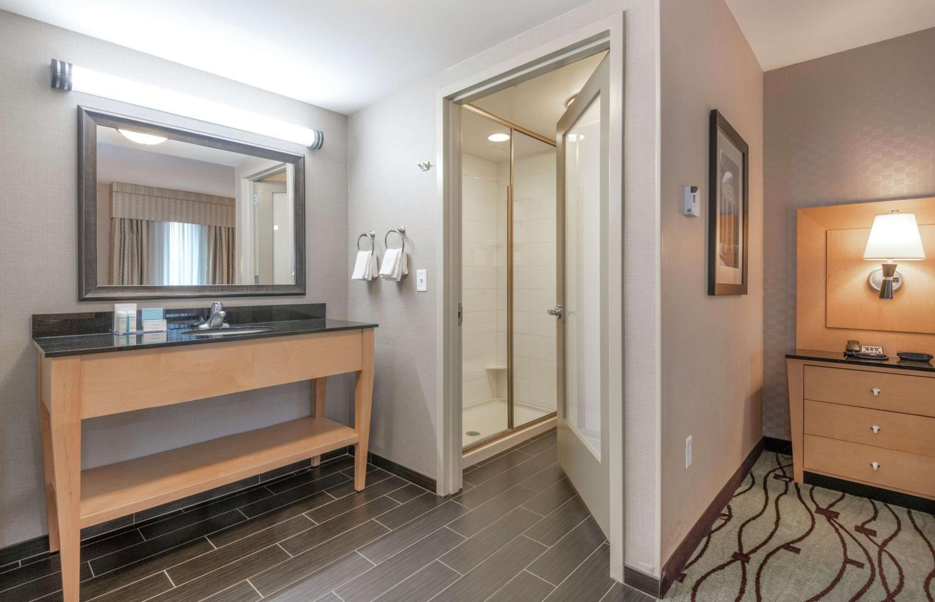 King Studio Suite - Non-Smoking - Photo 2