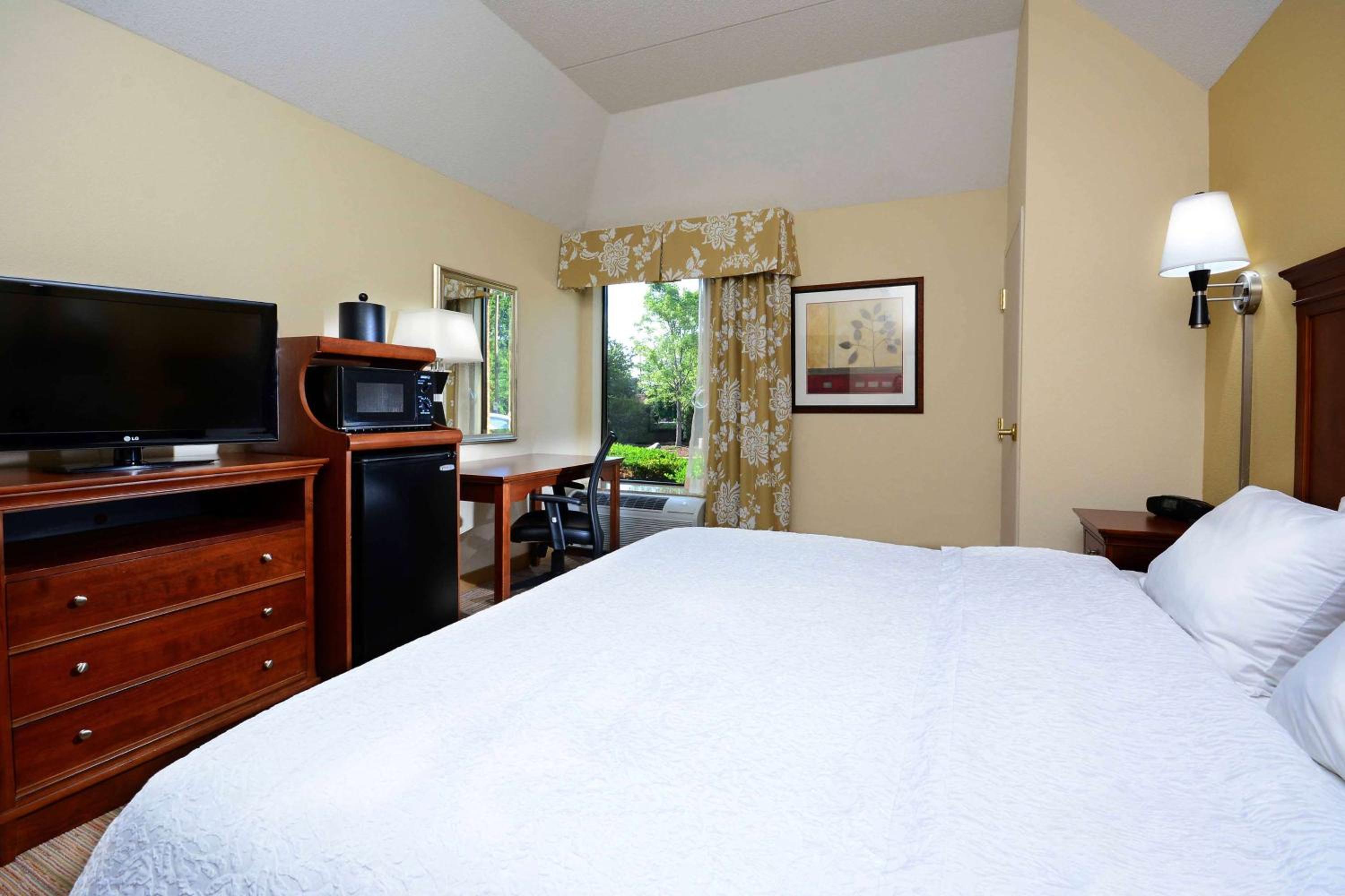 King Room - Mobility Access/Non-Smoking - Photo 1