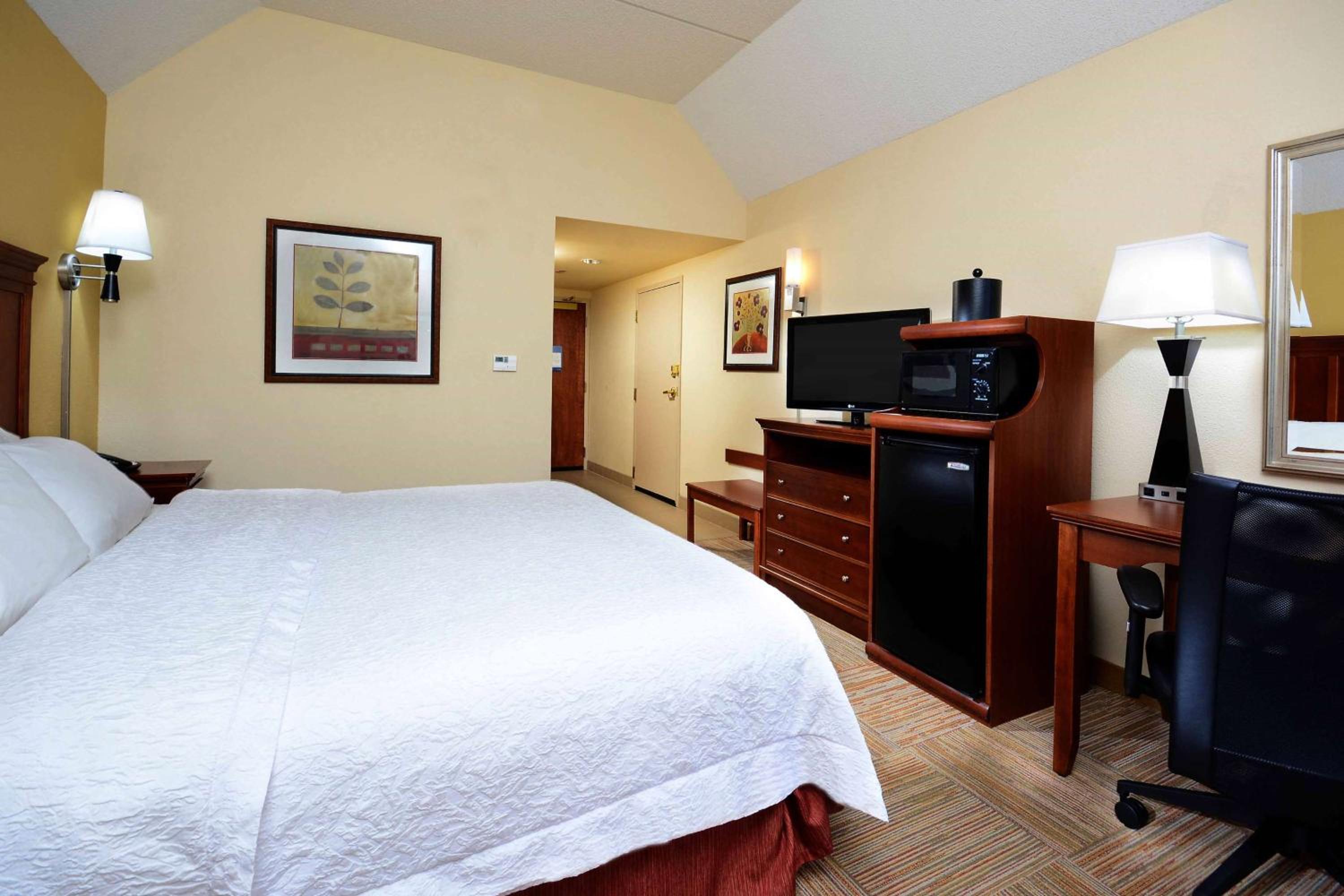 King Room - Mobility Access/Non-Smoking - Photo 4