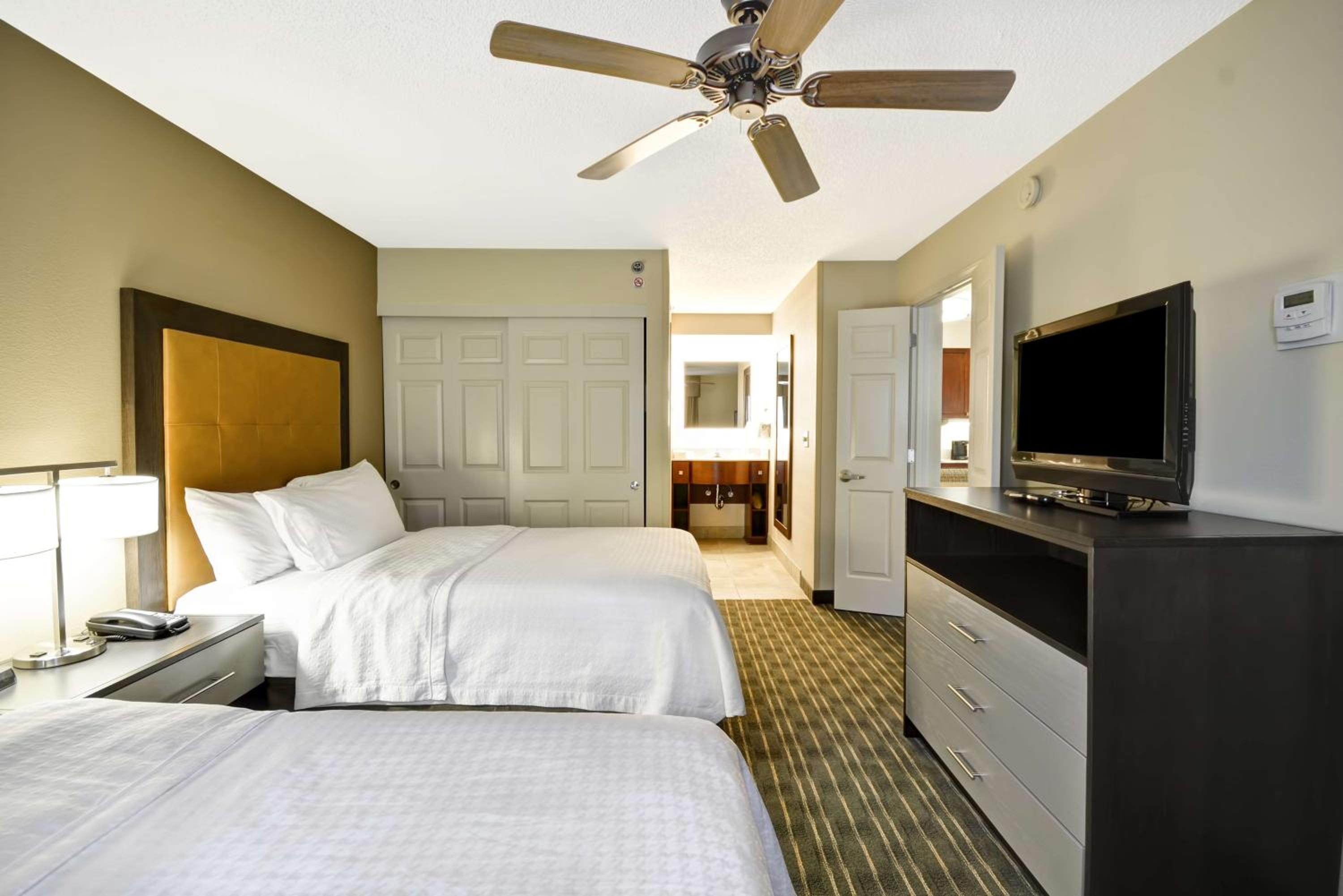 One-Bedroom Suite with Two Double Beds - Non-Smoking - Photo 7