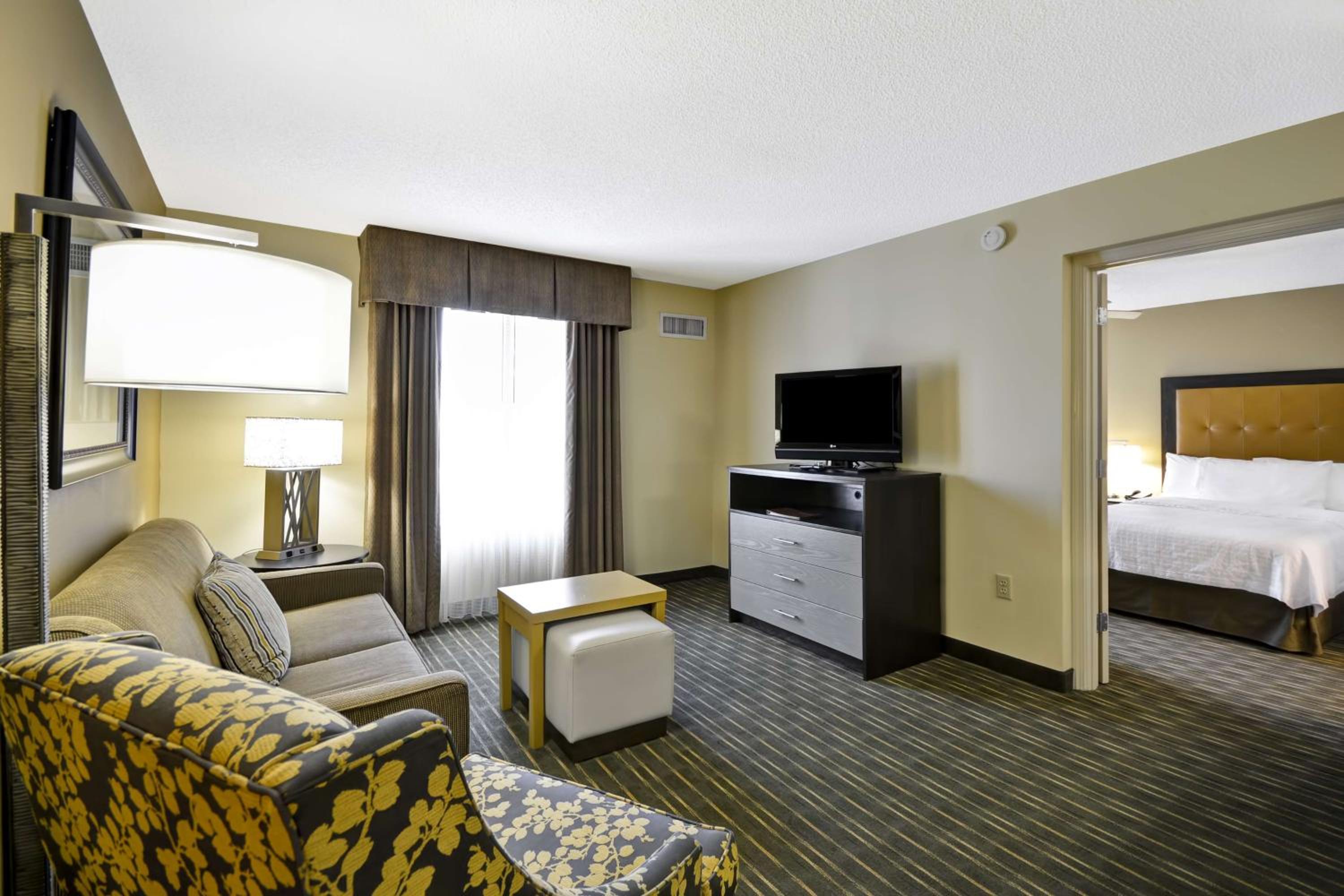 One-Bedroom King Suite - Non-Smoking - Photo 6