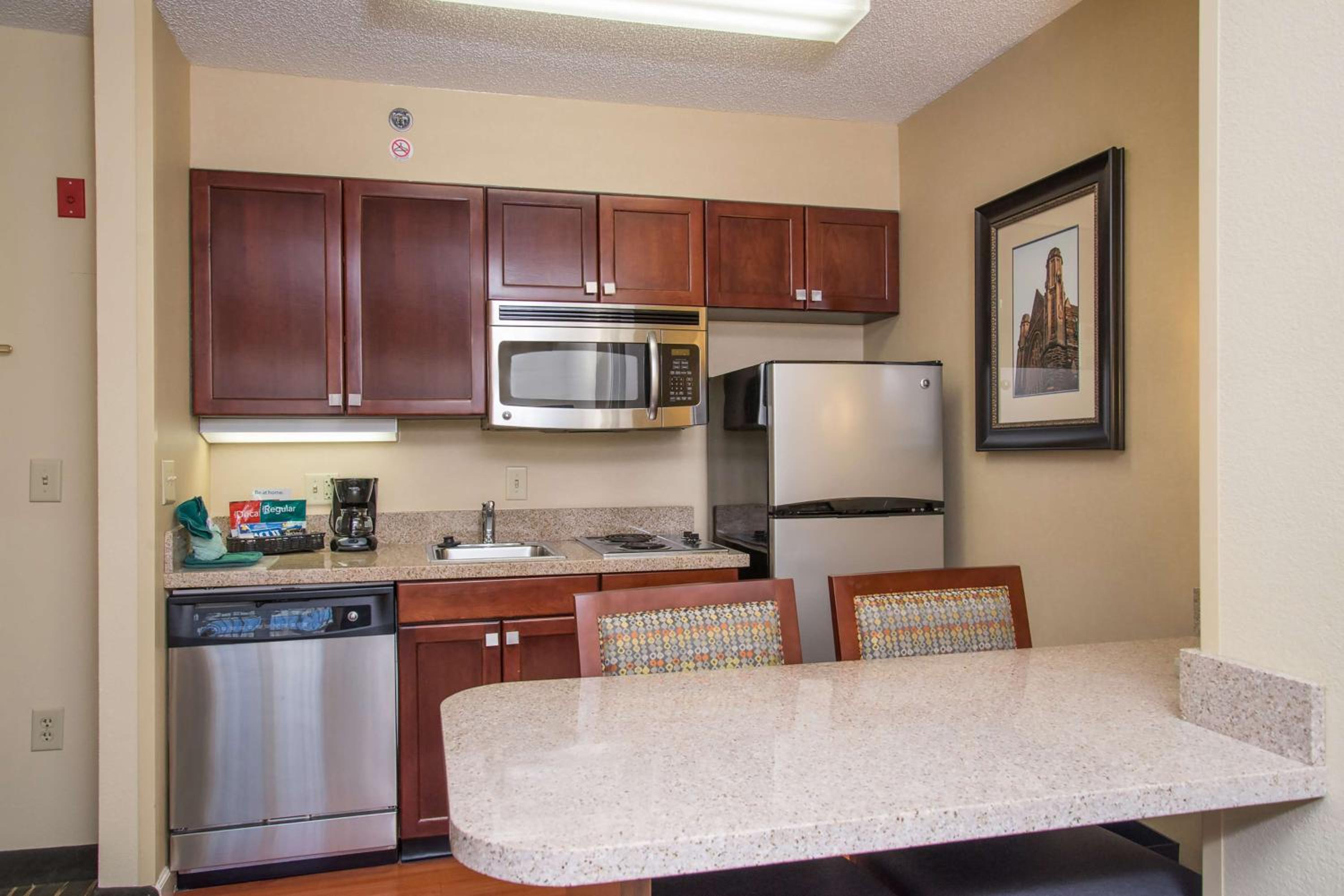 One-Bedroom King Suite - Non-Smoking - Photo 5