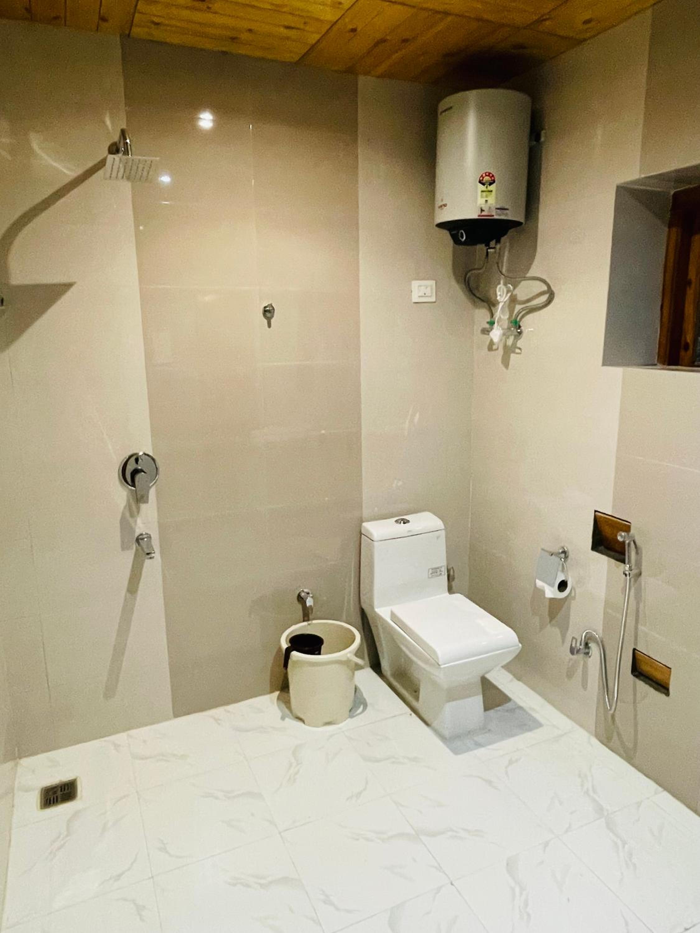 Deluxe Room (2 Adults + 1 Child) photo 2