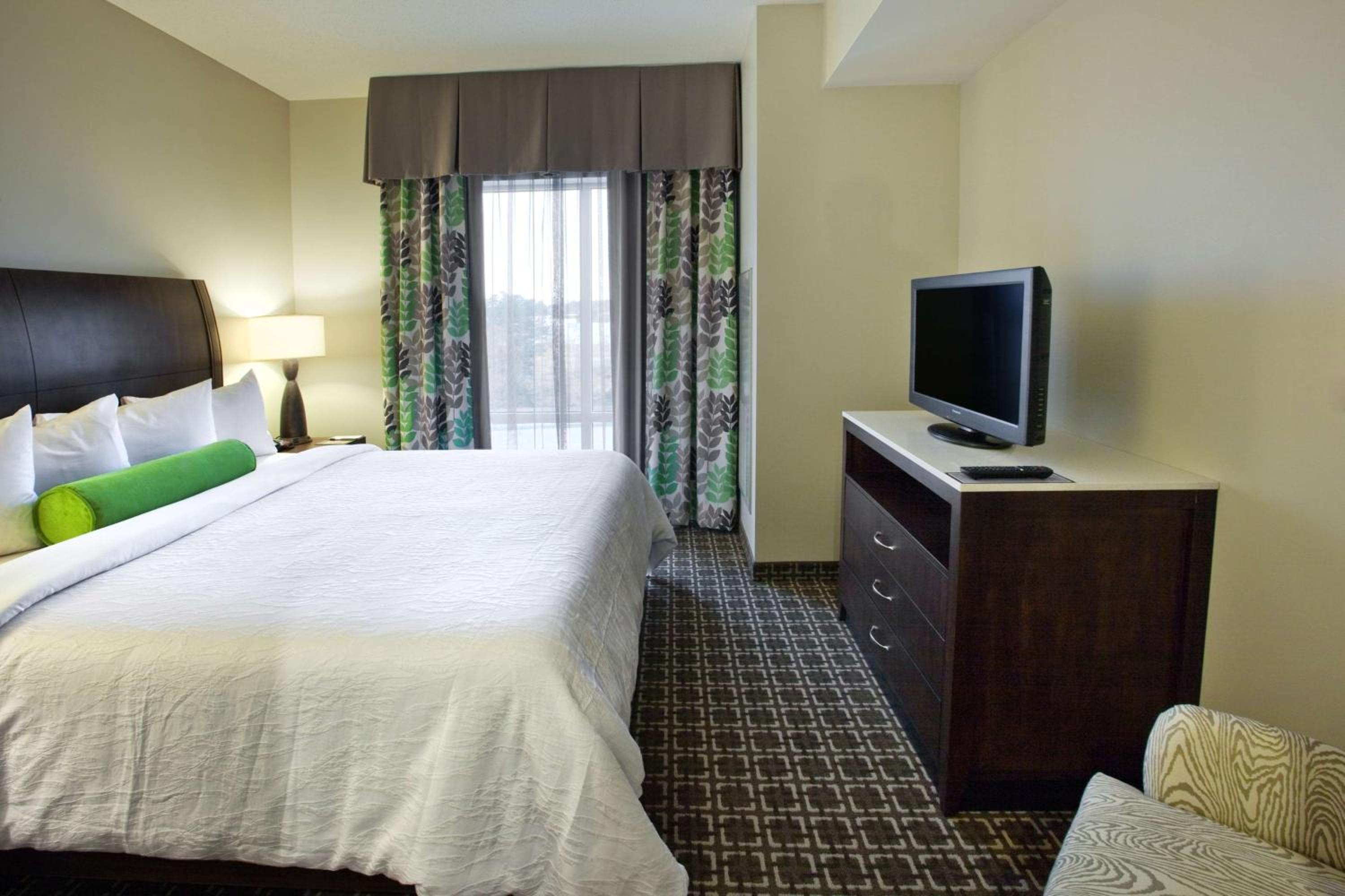 Junior King Suite with Sofa Bed - Photo 1