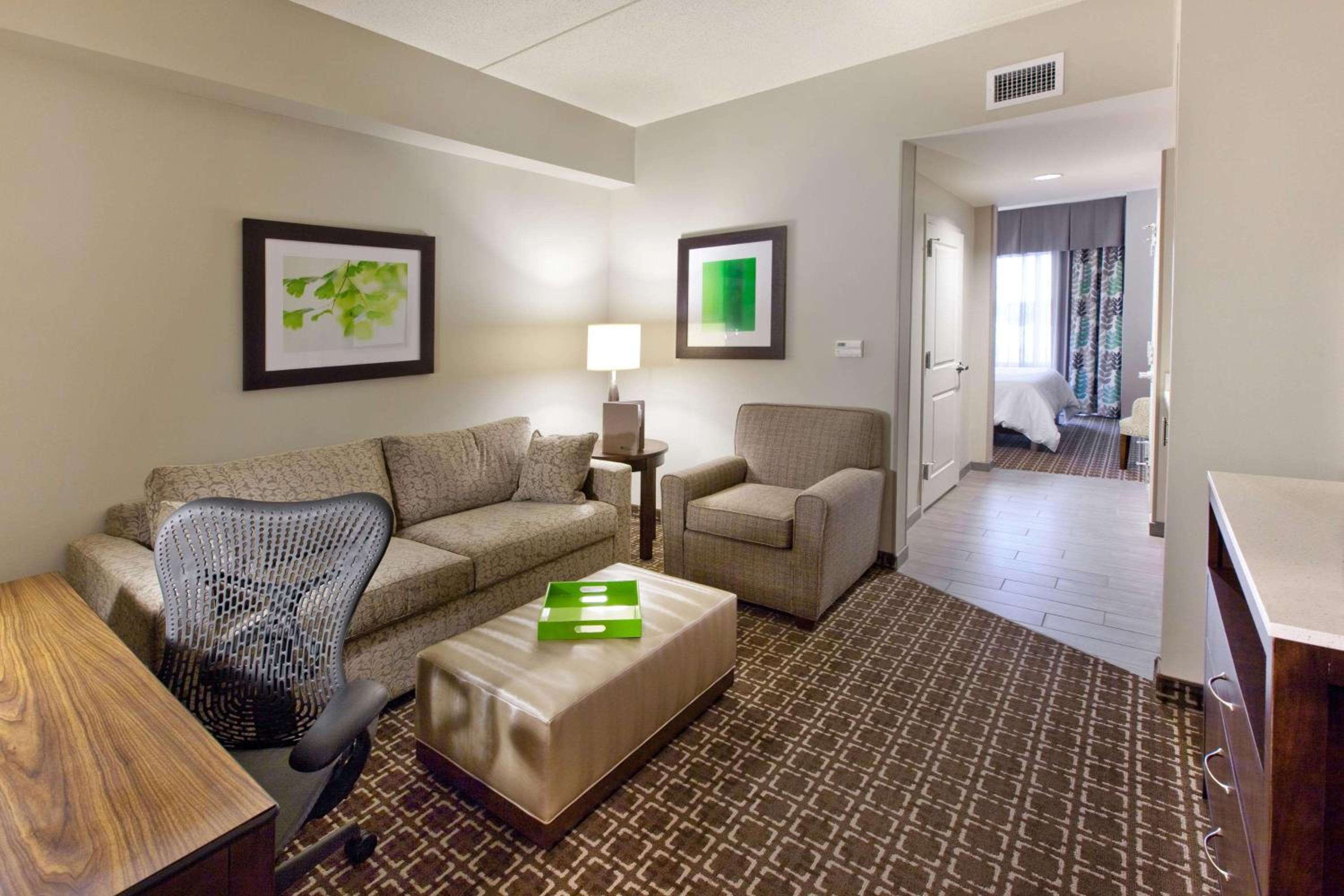 Junior King Suite with Sofa Bed - Photo 4