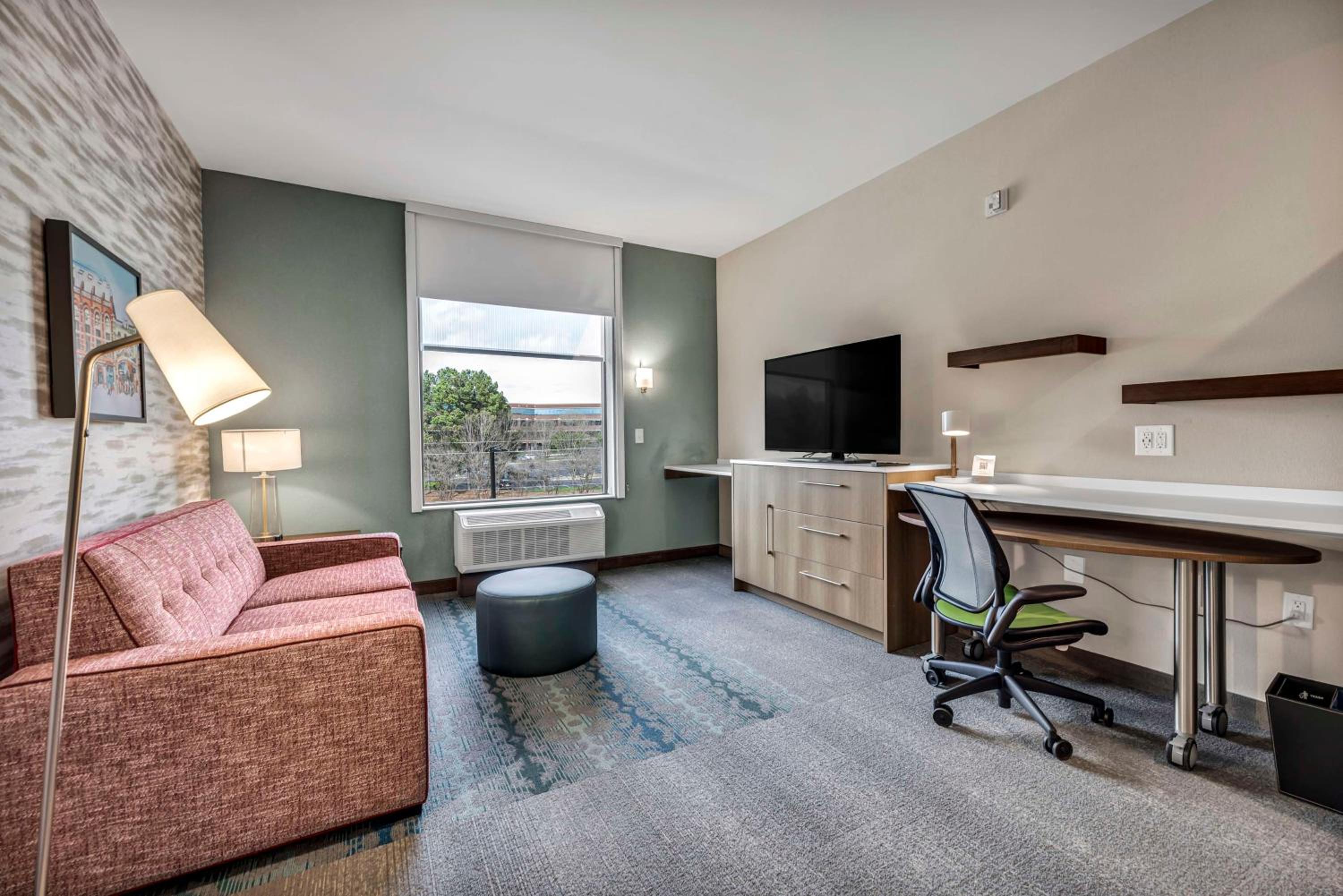 King Suite - Hearing Accessible - Photo 2