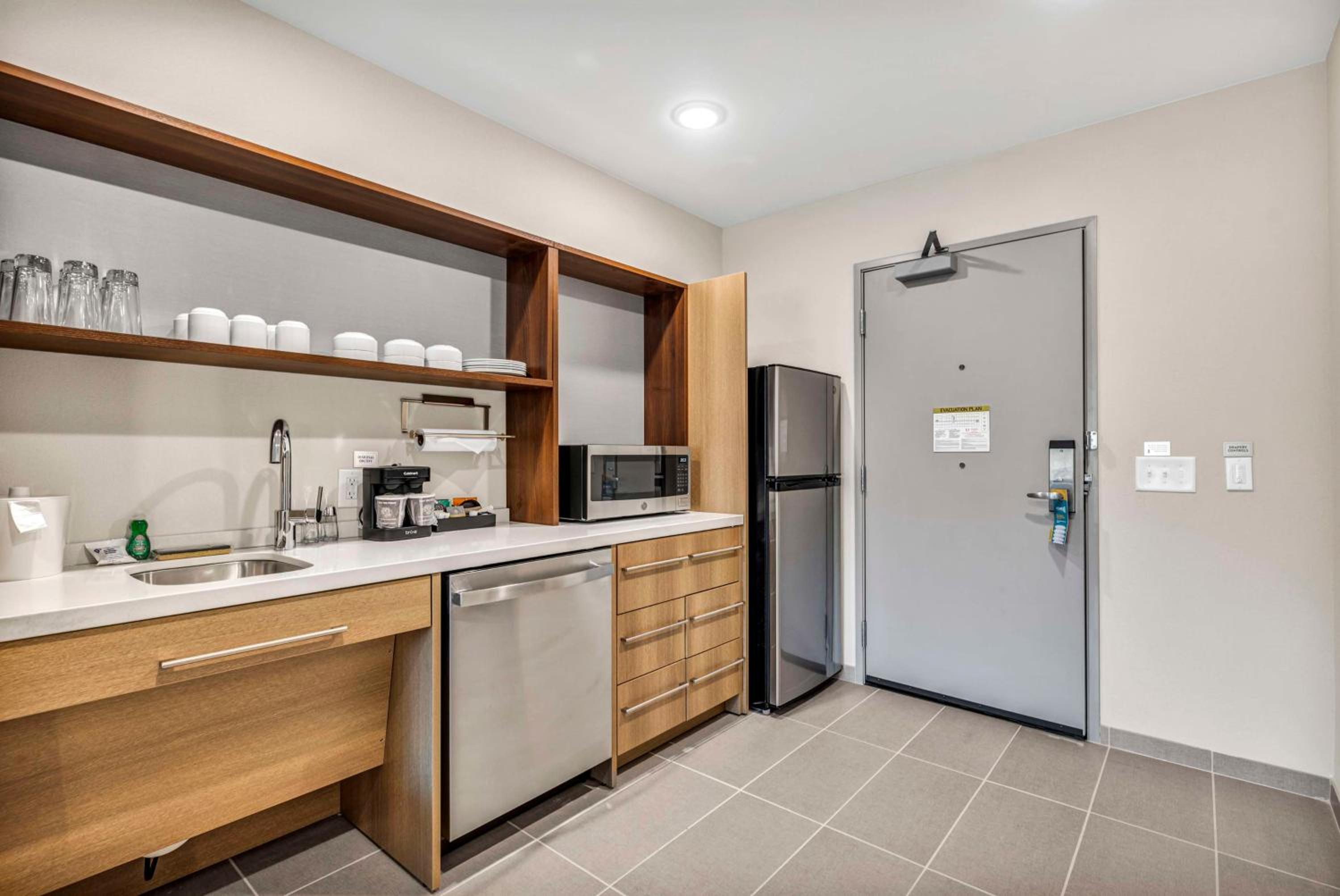 King Suite with Roll-In Shower - Mobility Accessible  - Photo 6