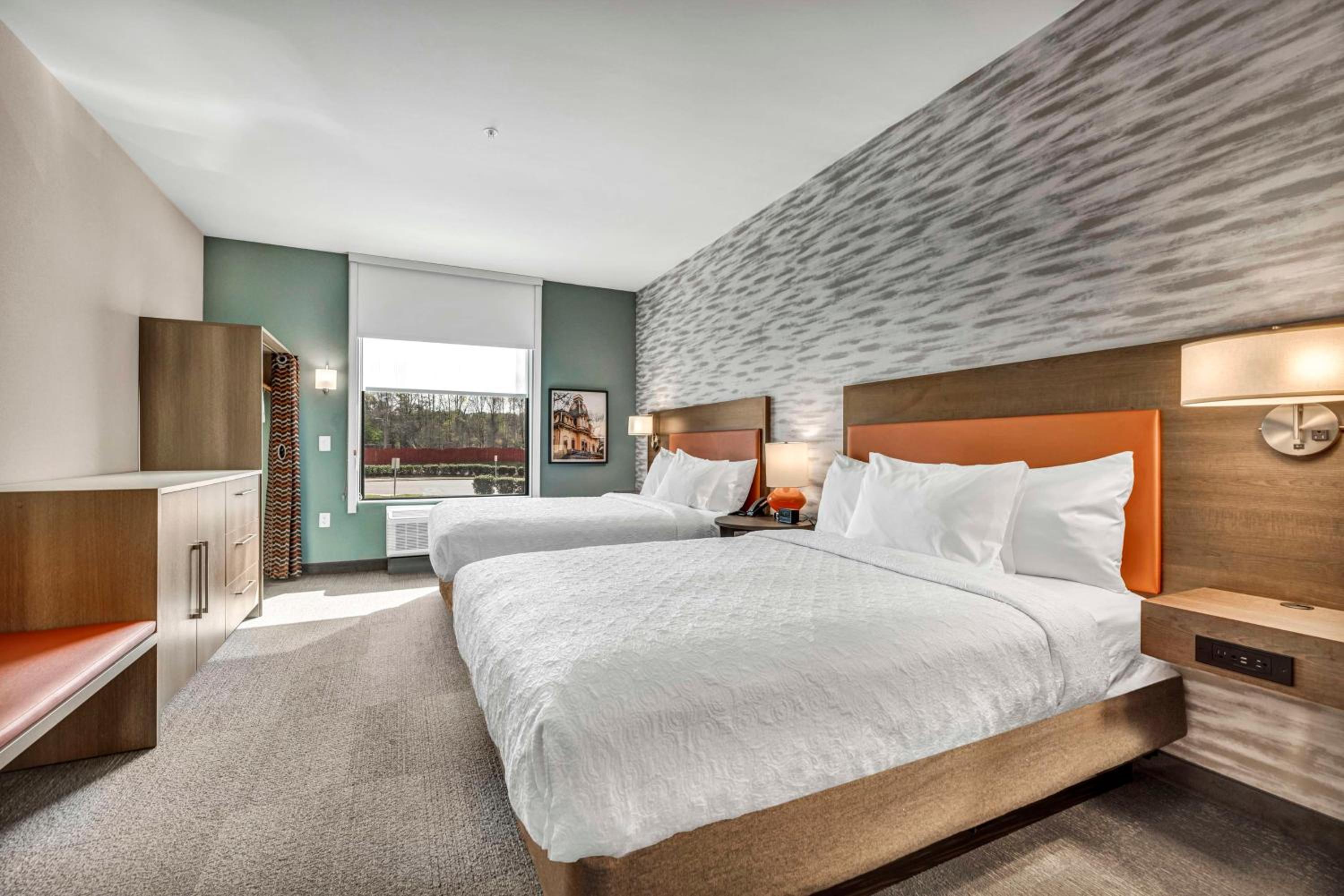 Studio Suite with Two Queen Beds - Photo 6