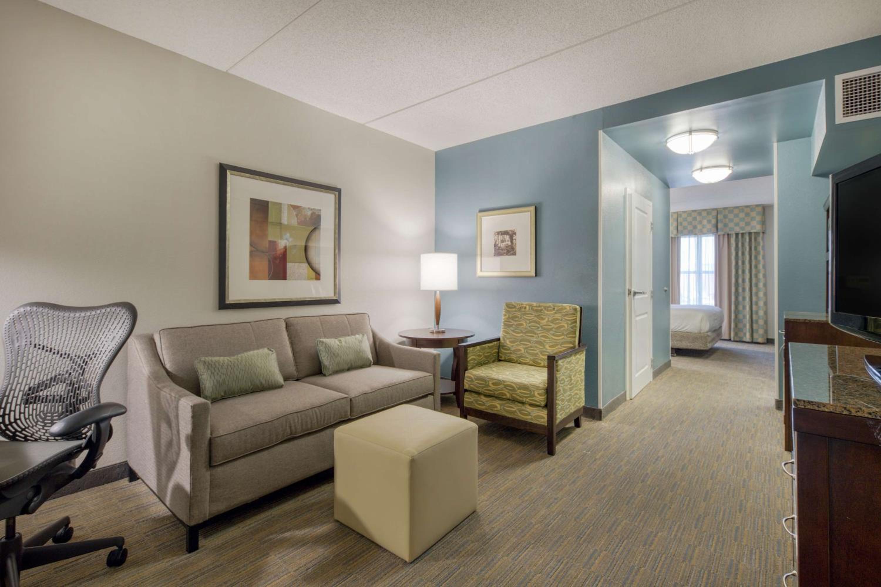 Junior King Suite with Seating Area - Photo 2
