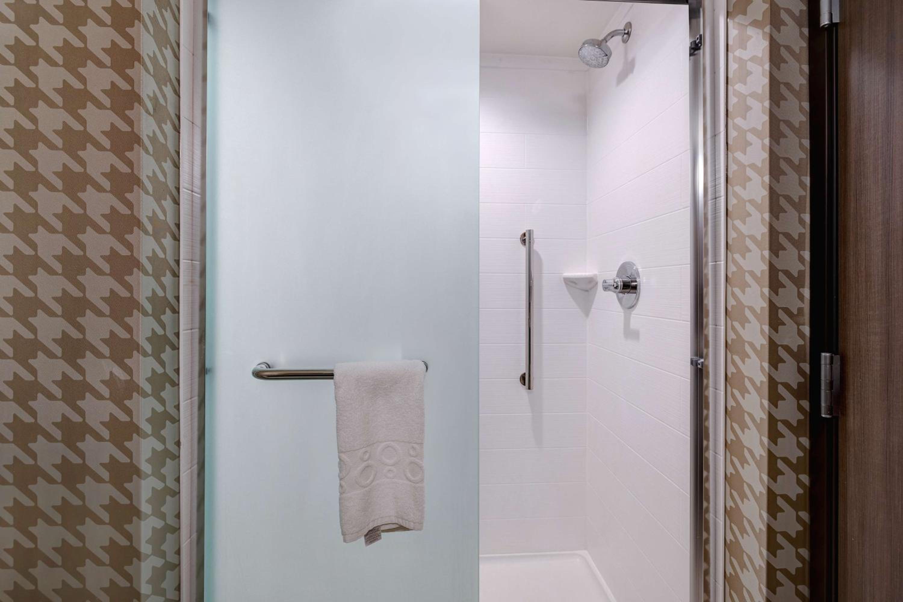 King Studio Suite - Non-Smoking - Photo 7