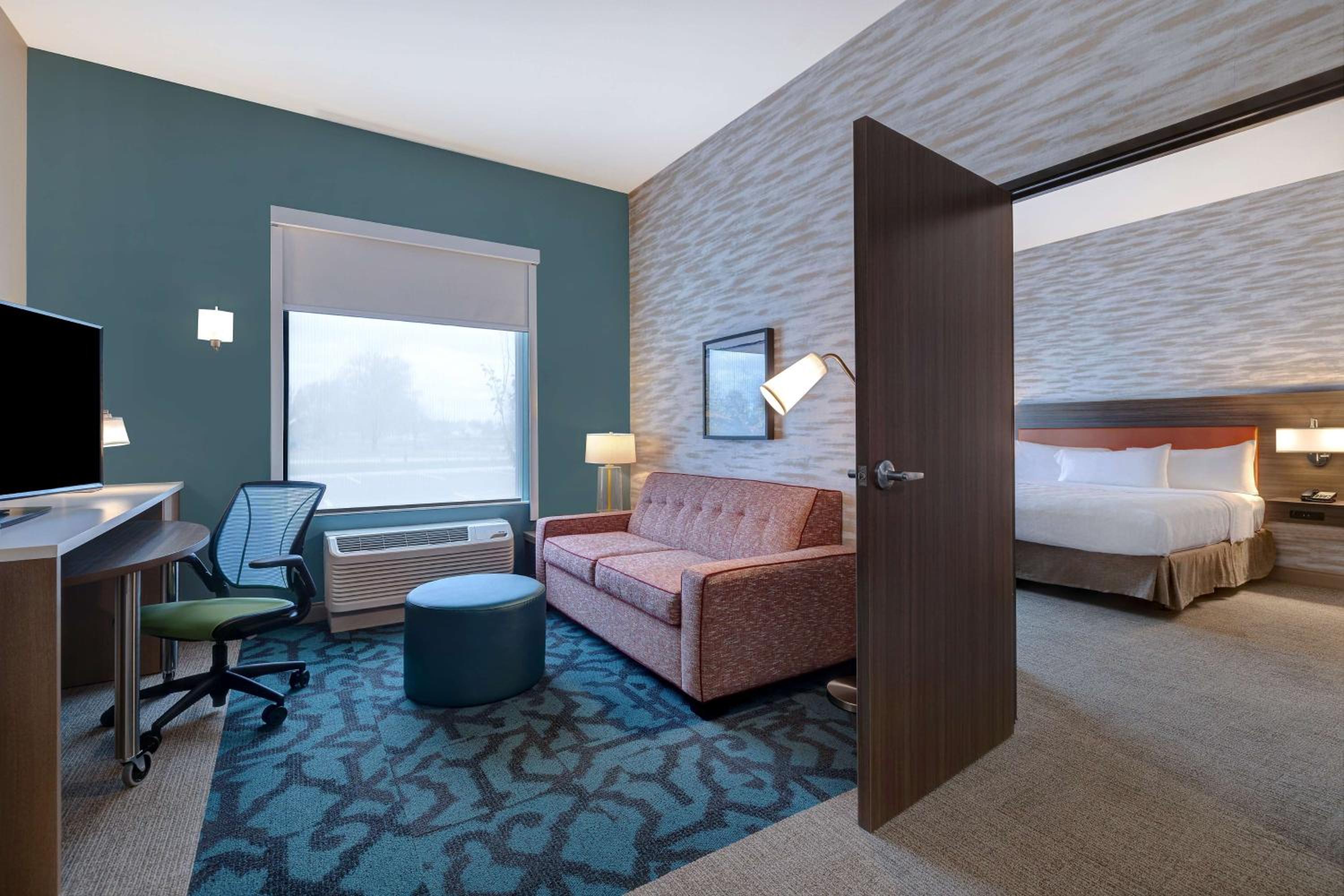 One-Bedroom King Suite - Non-Smoking - Photo 3
