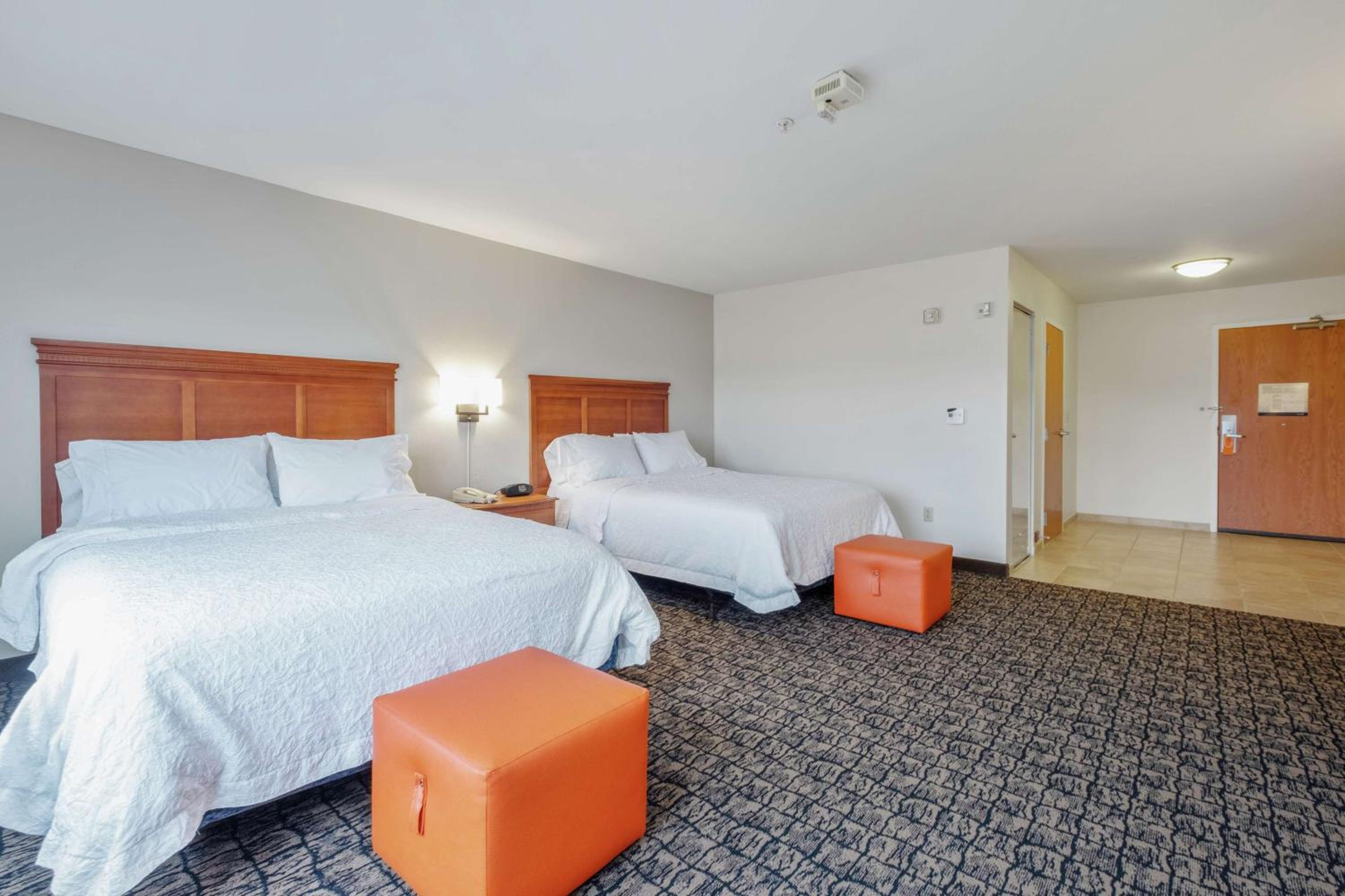 Queen Room with Two Queen Beds - Mobility and Hearing Access/Non-Smoking photo 3