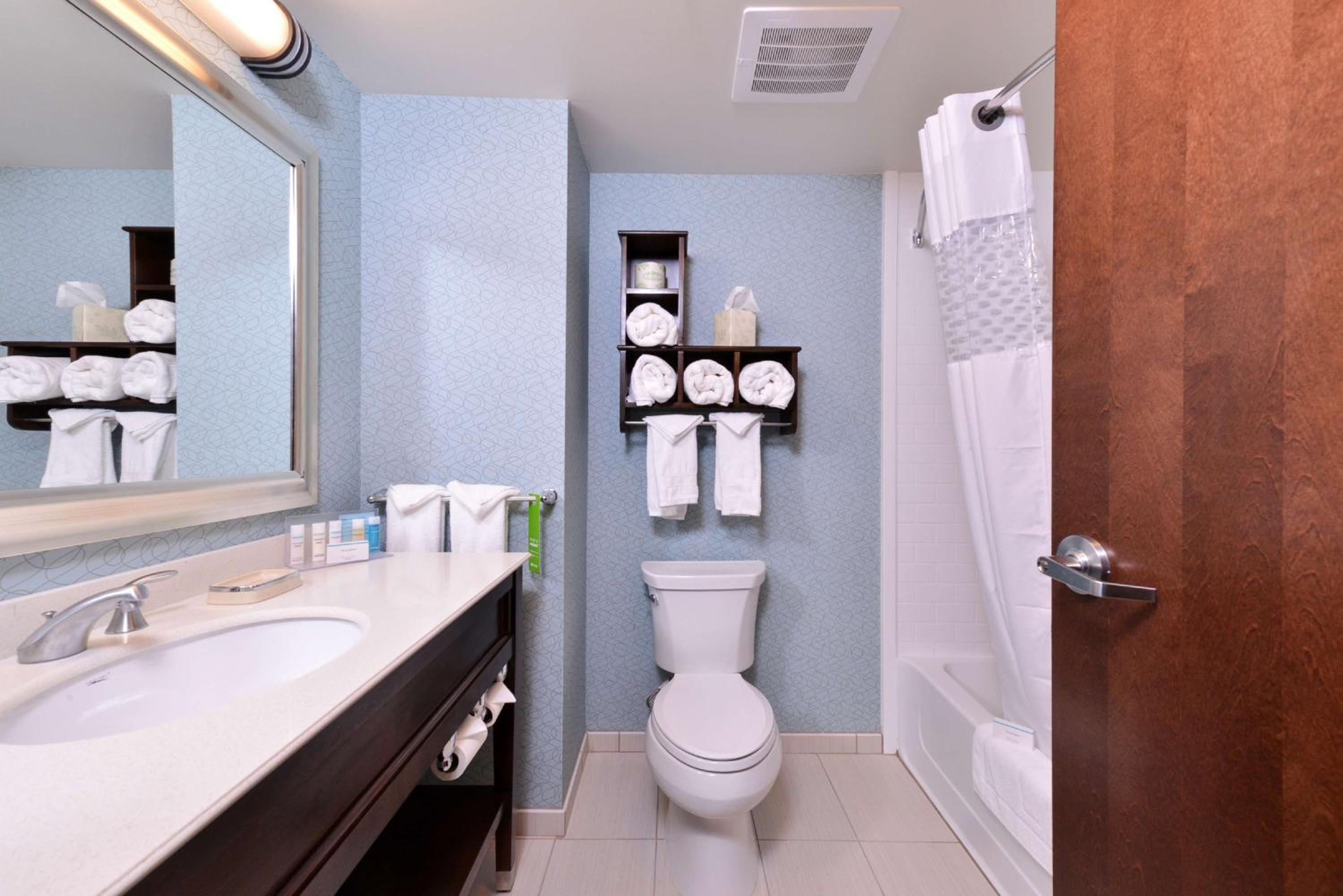King Room - Hearing Access/Non-Smoking - Photo 4