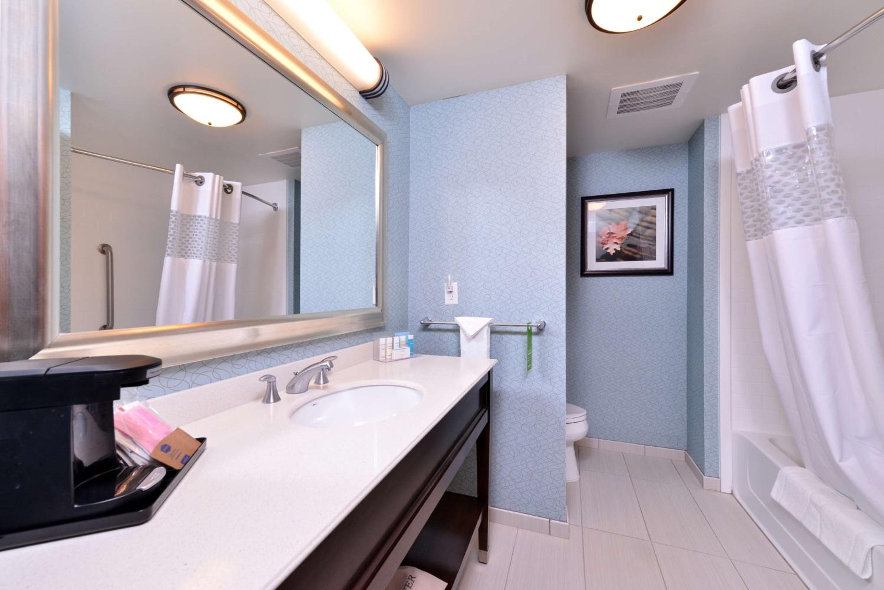 King Room - Hearing Access/Non-Smoking - Photo 3