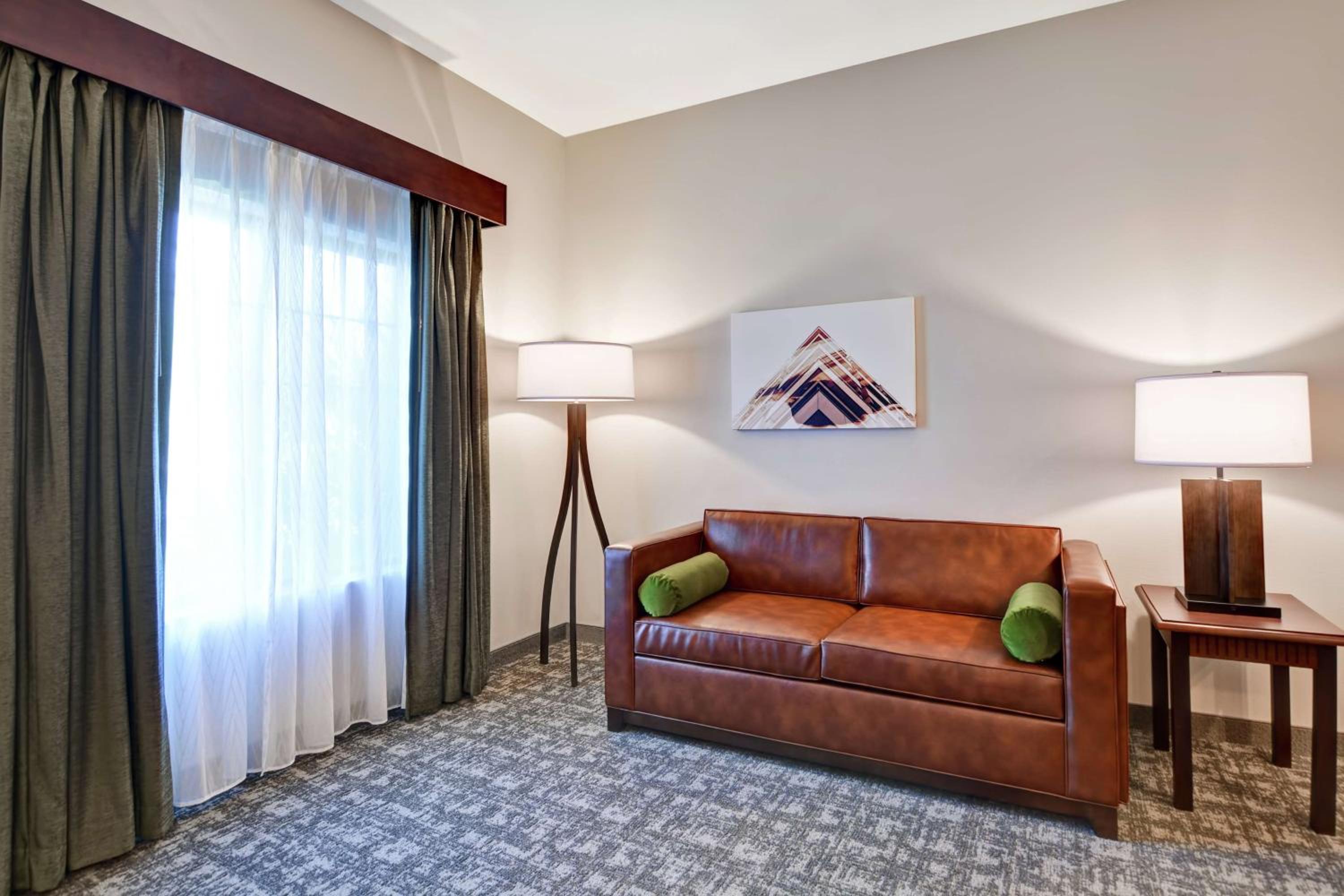 One-Bedroom Queen Suite with Two Queen Beds - Non-Smoking - Photo 1