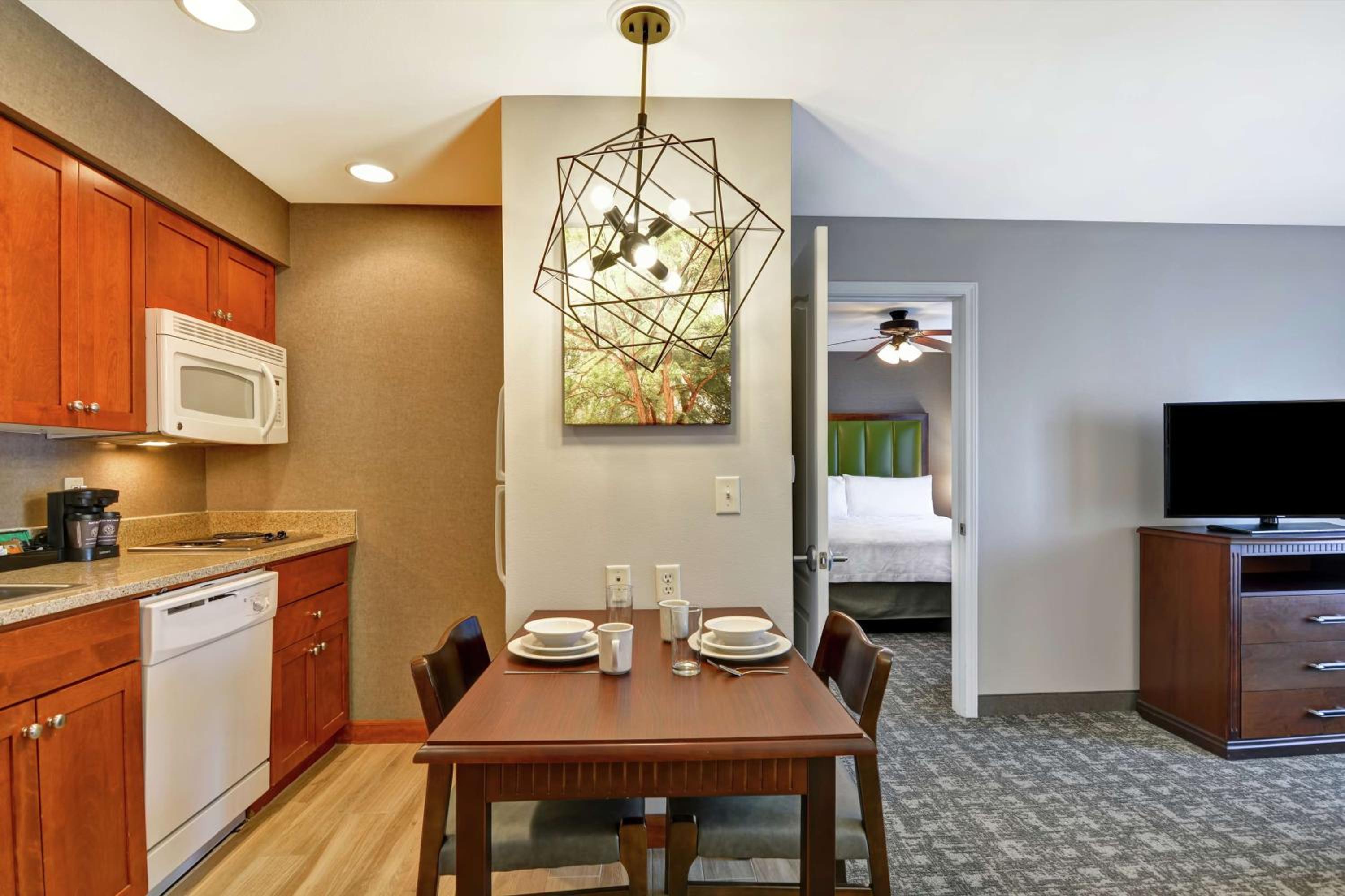 One-Bedroom King Suite - Non-Smoking - Photo 5