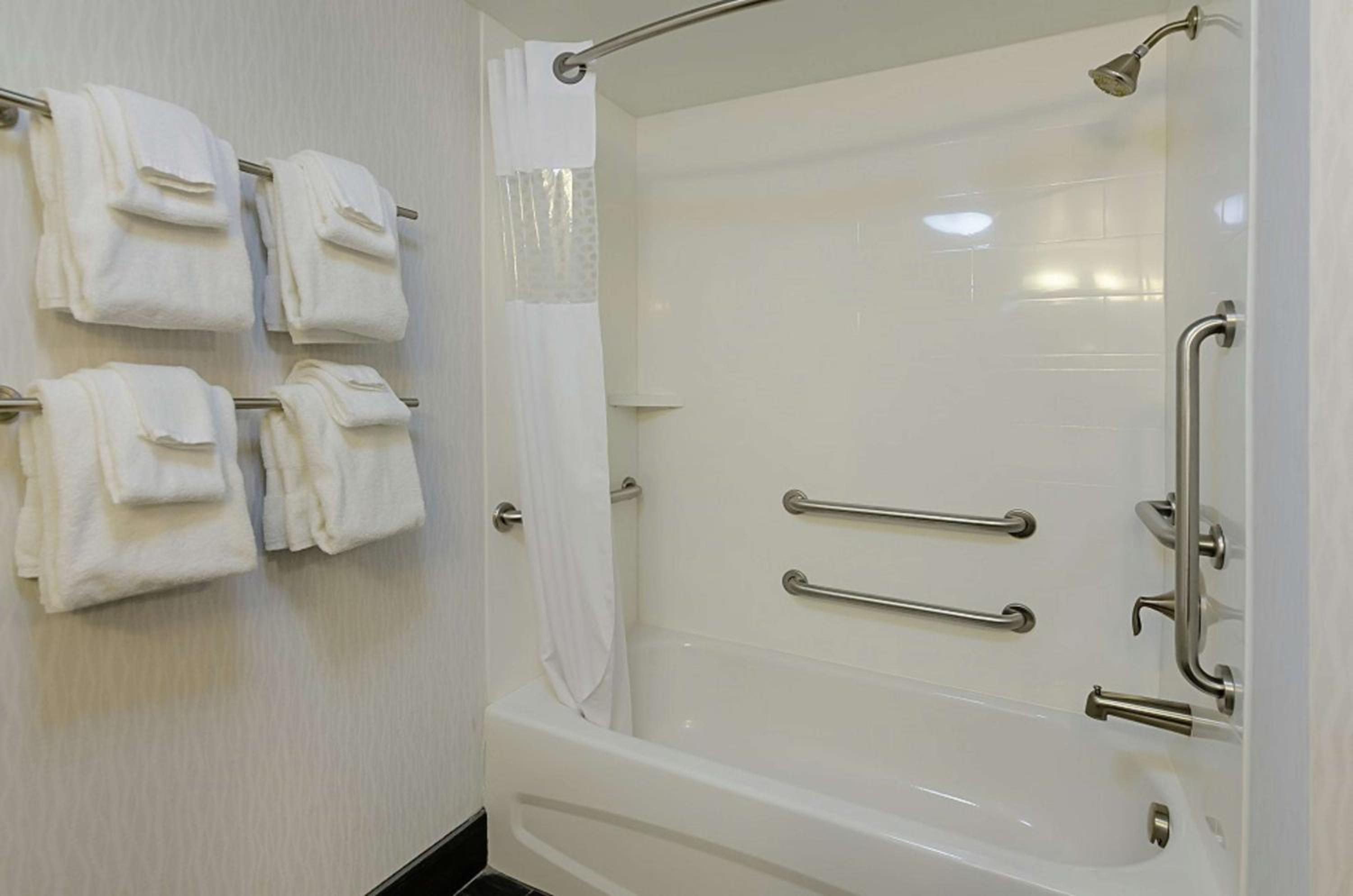 King Room - Mobility Access/Non-Smoking photo 3