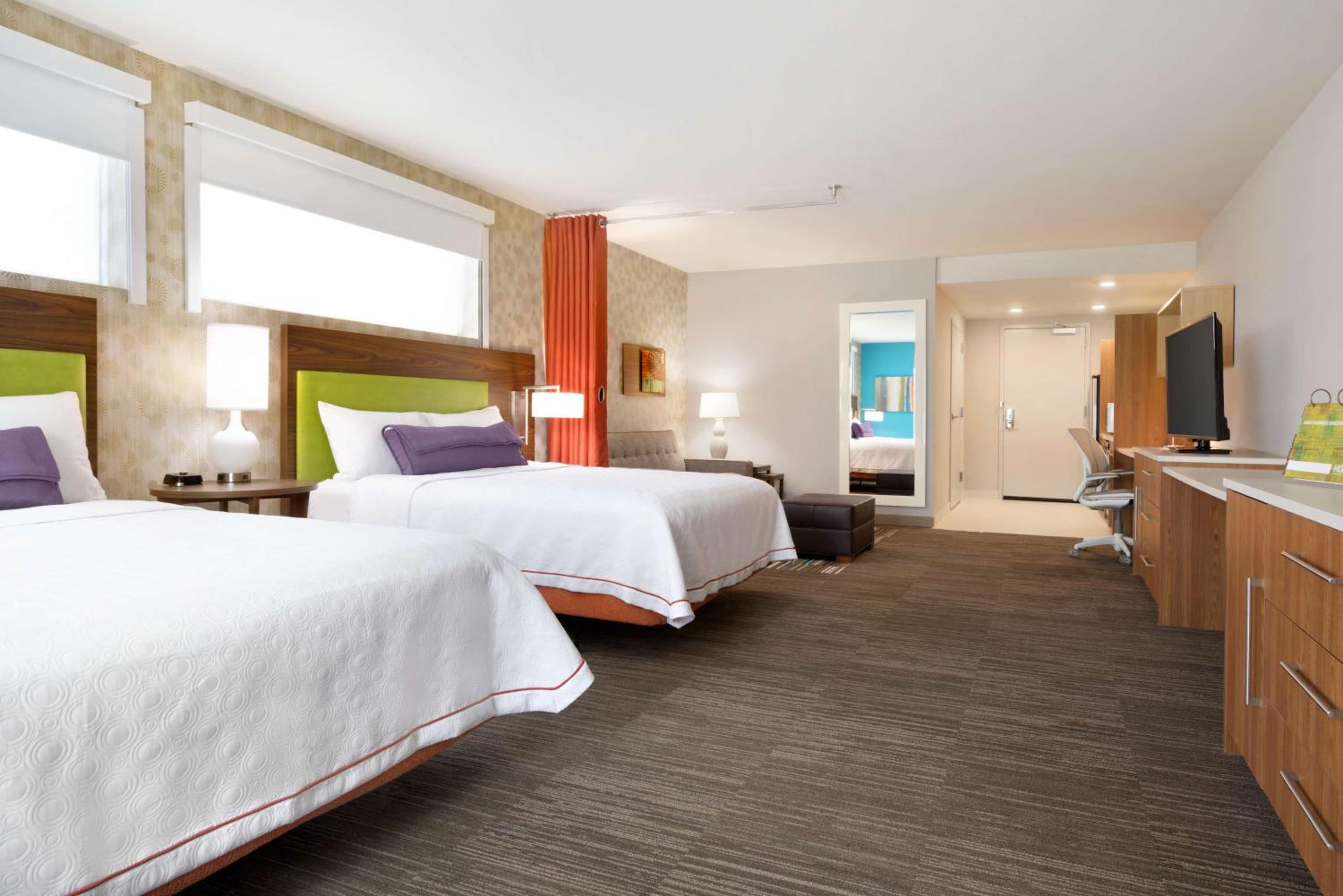 Queen Suite with Two Queen Beds - Hearing Access/ Non-Smoking photo 2