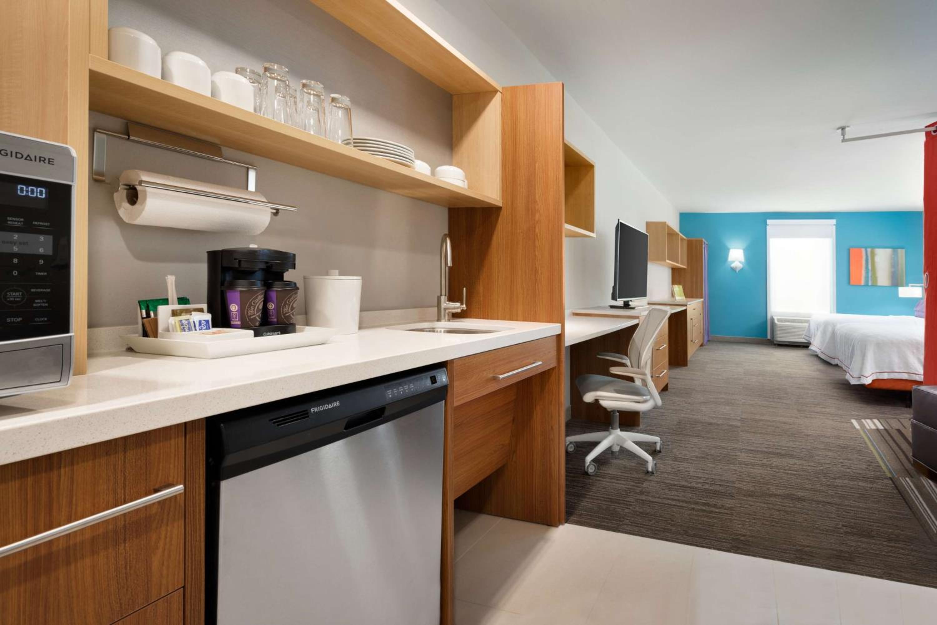 Queen Suite with Two Queen Beds - Hearing Access/ Non-Smoking photo 1