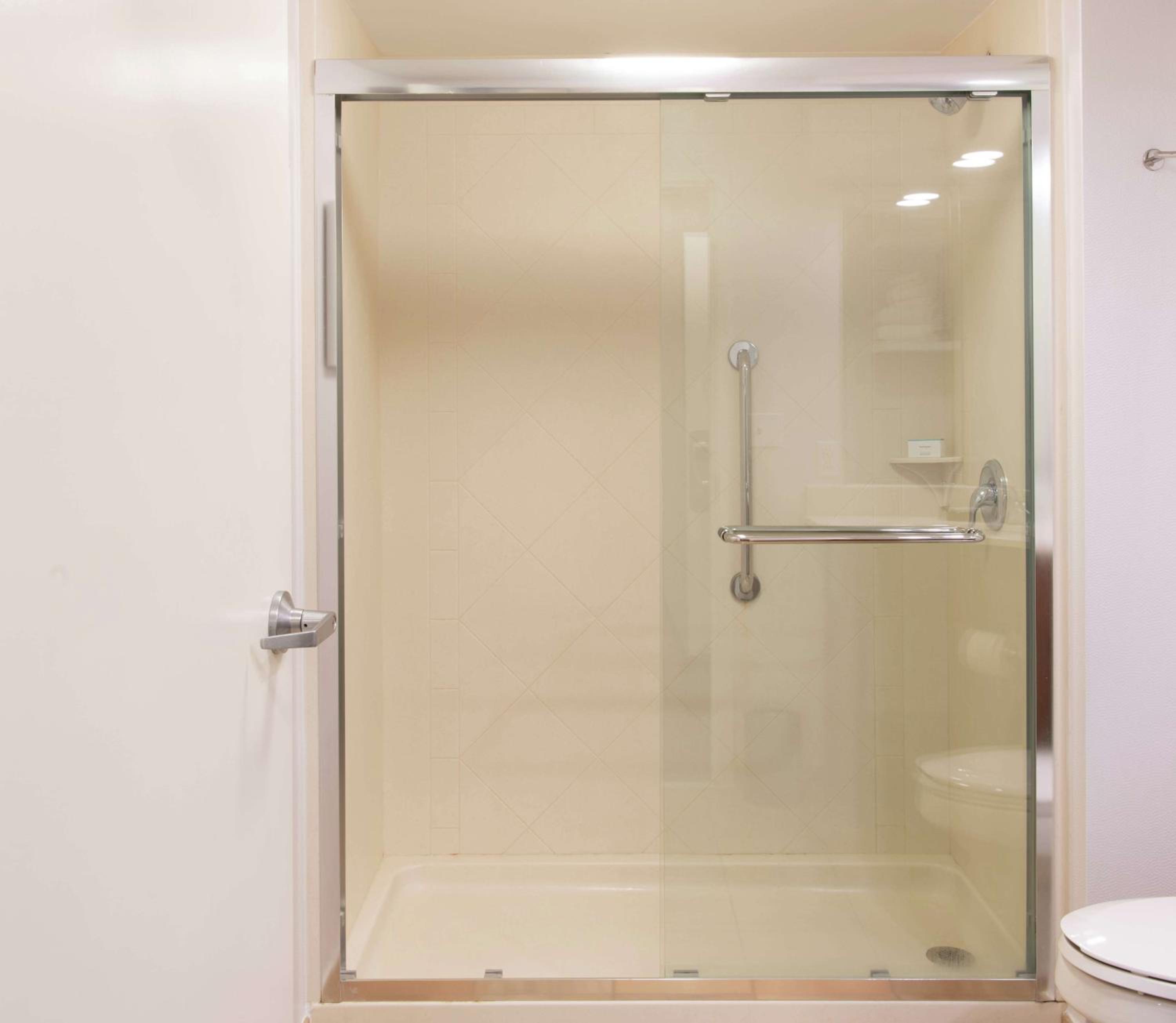 One-Bedroom Suite with Two Double Beds - Non-Smoking - Photo 2