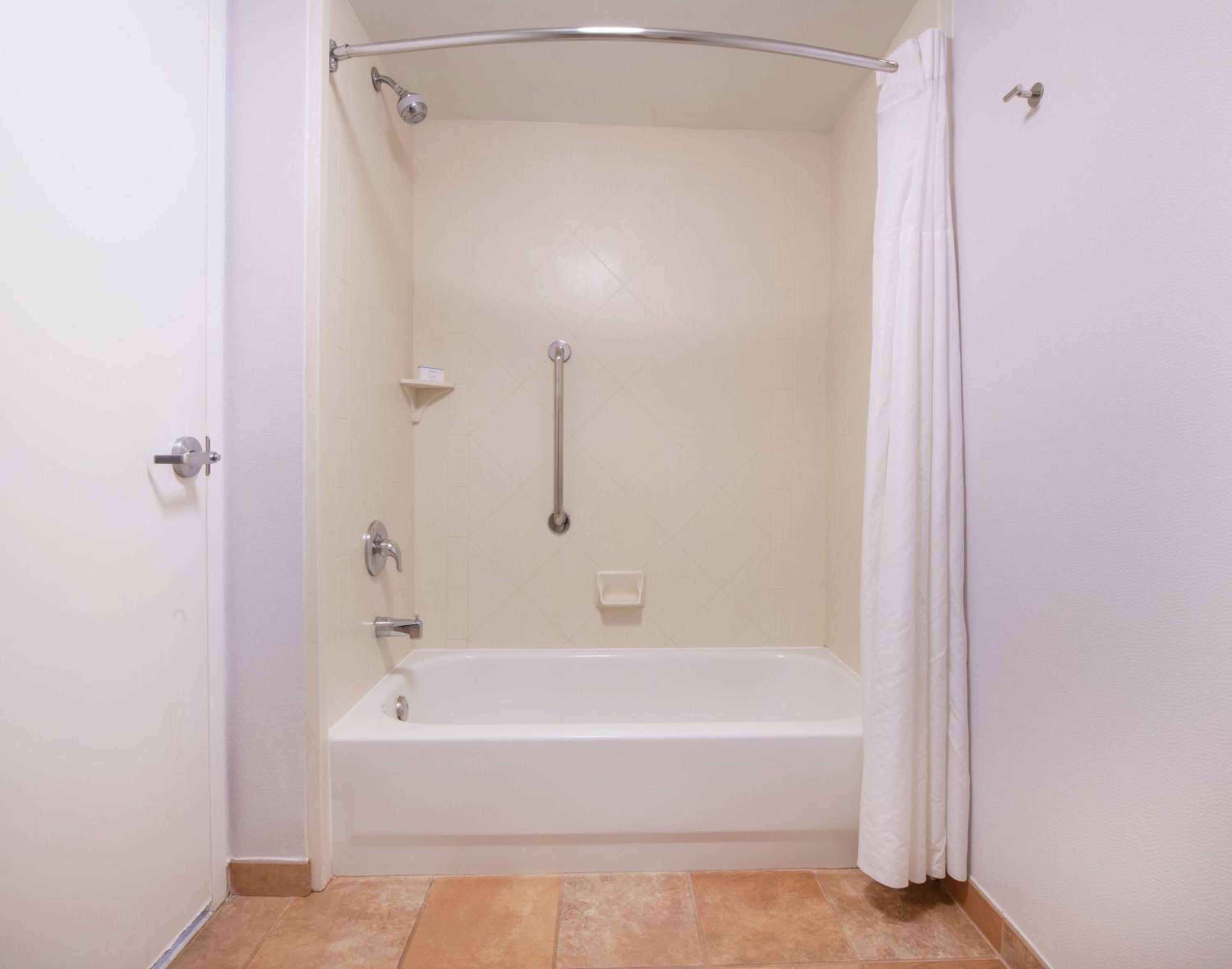 King Room with Accessible Tub - Mobility Access/Non-Smoking - Photo 3