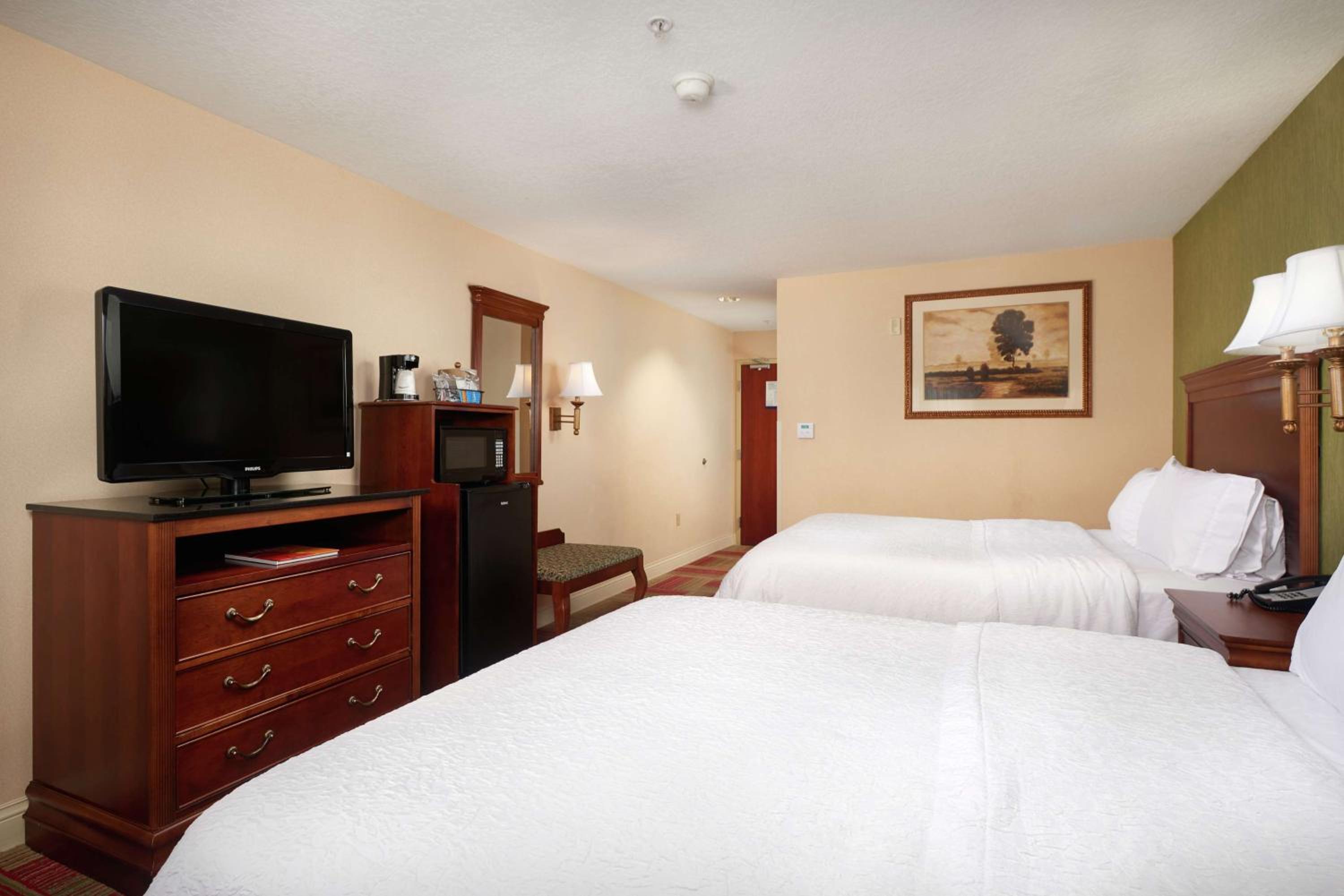 Room with Two Queen Beds - Non-Smoking - Photo 1