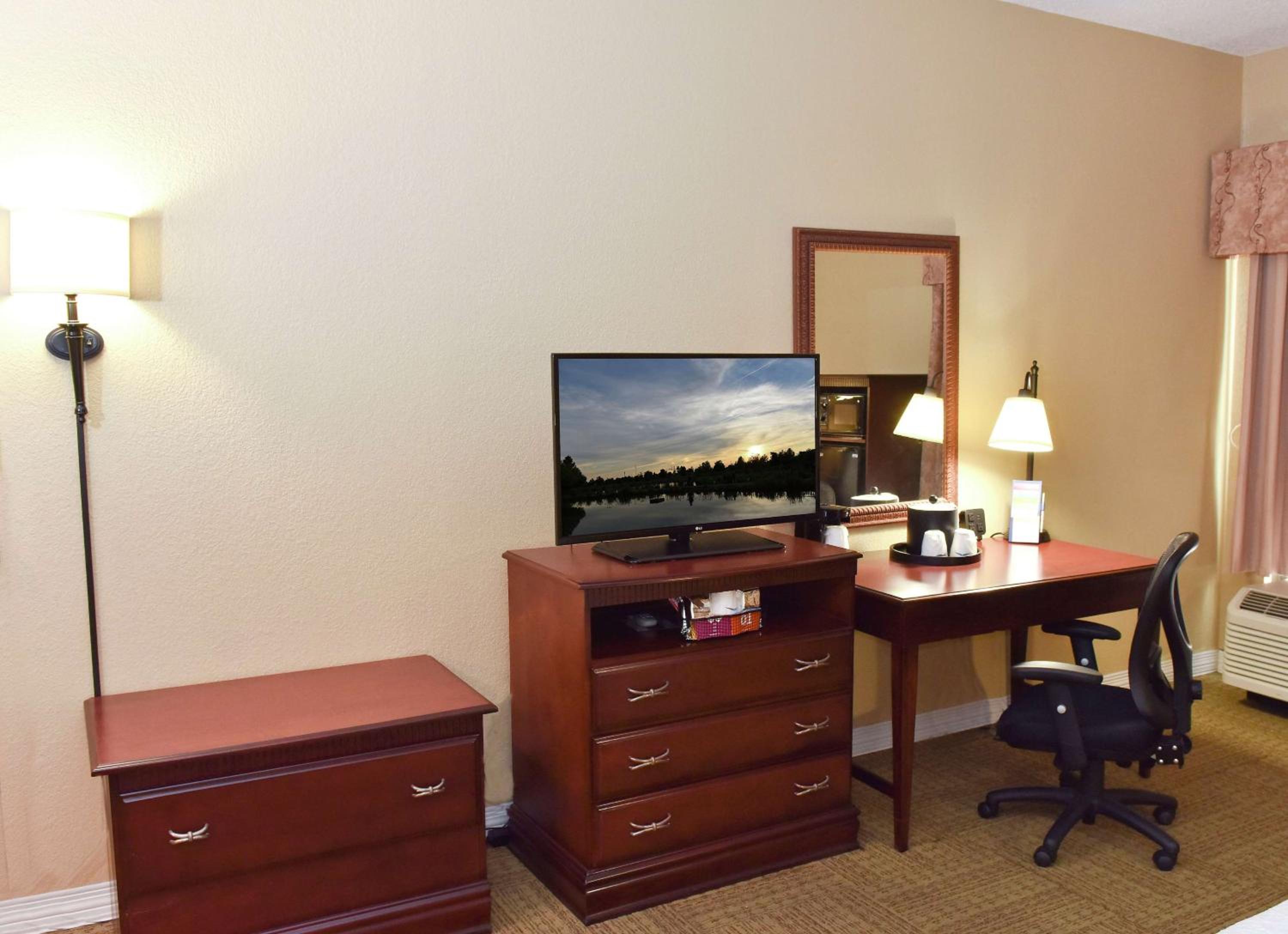 King Room - Mobility Access/Non-Smoking - Photo 2