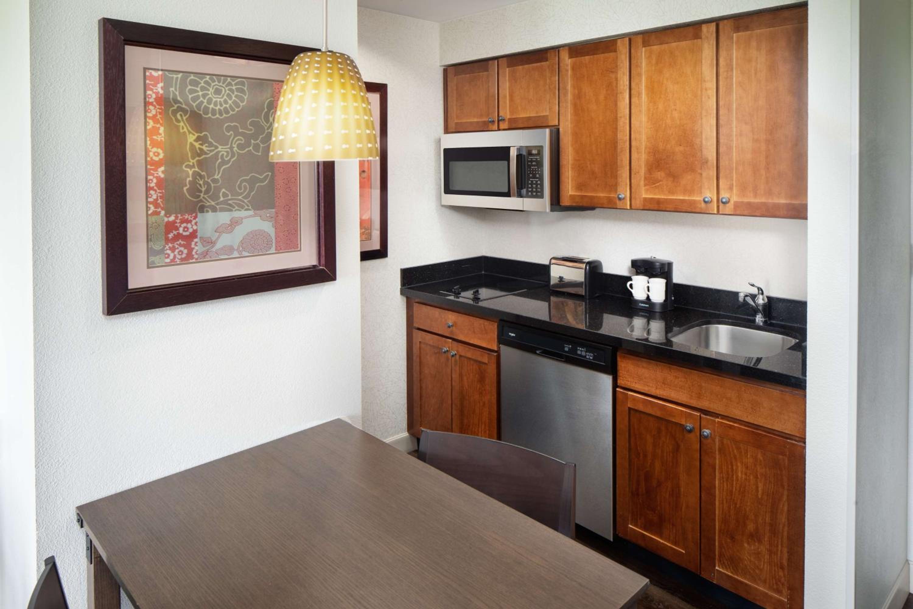 One-Bedroom King Suite - Non-Smoking - Photo 3
