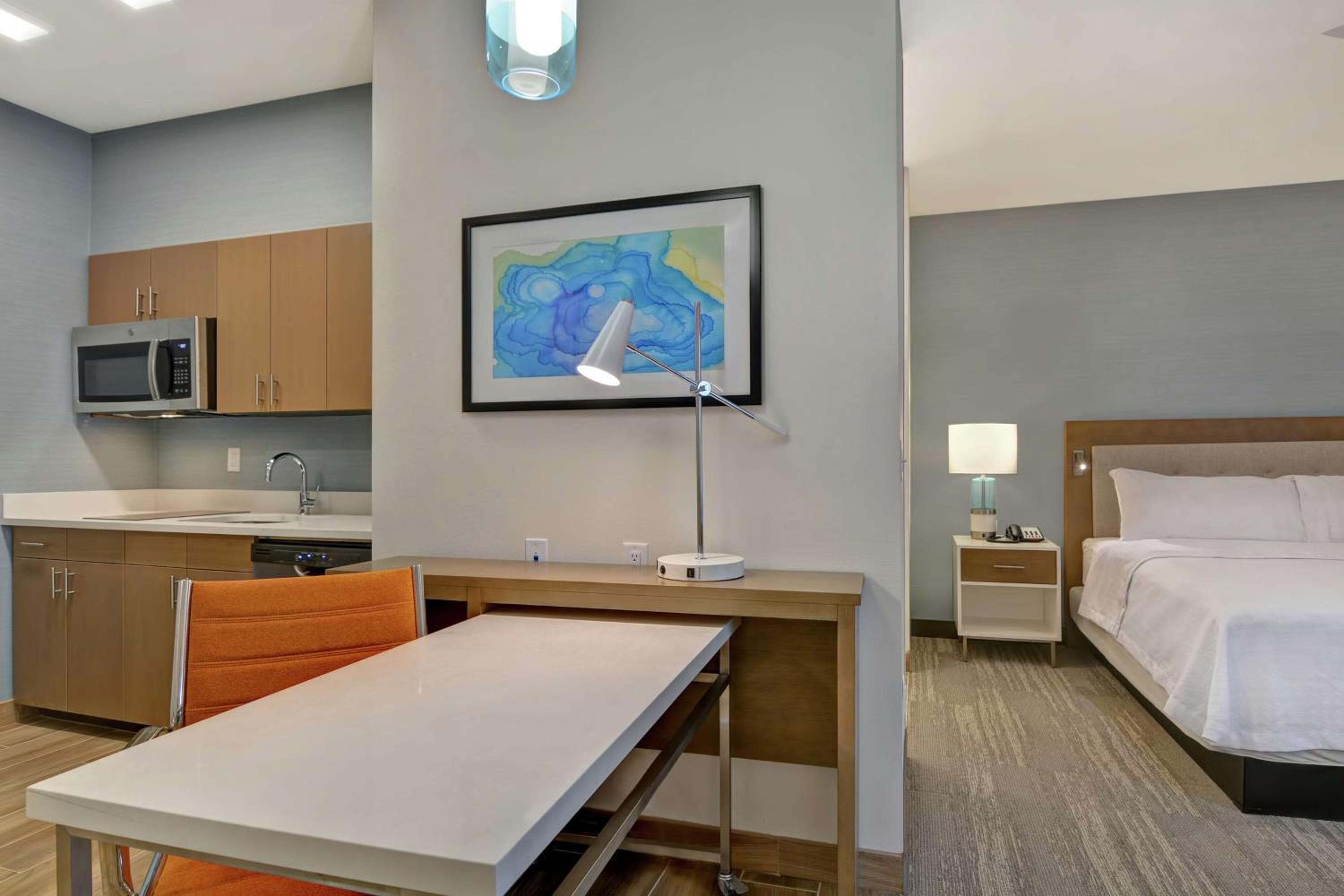 King Studio Suite - Hearing Access/Non-Smoking