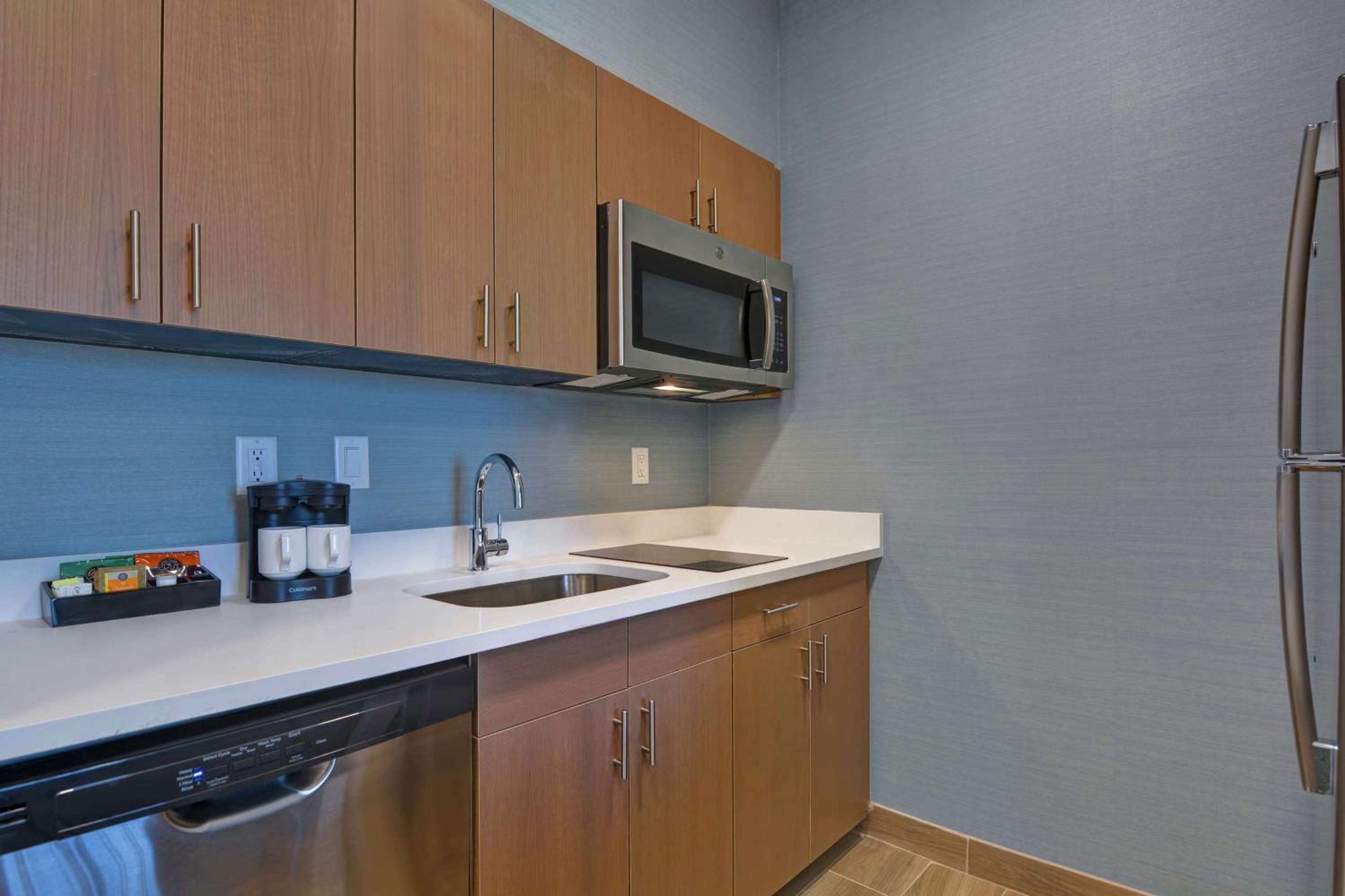 One-Bedroom King Suite - Non-Smoking - Photo 4