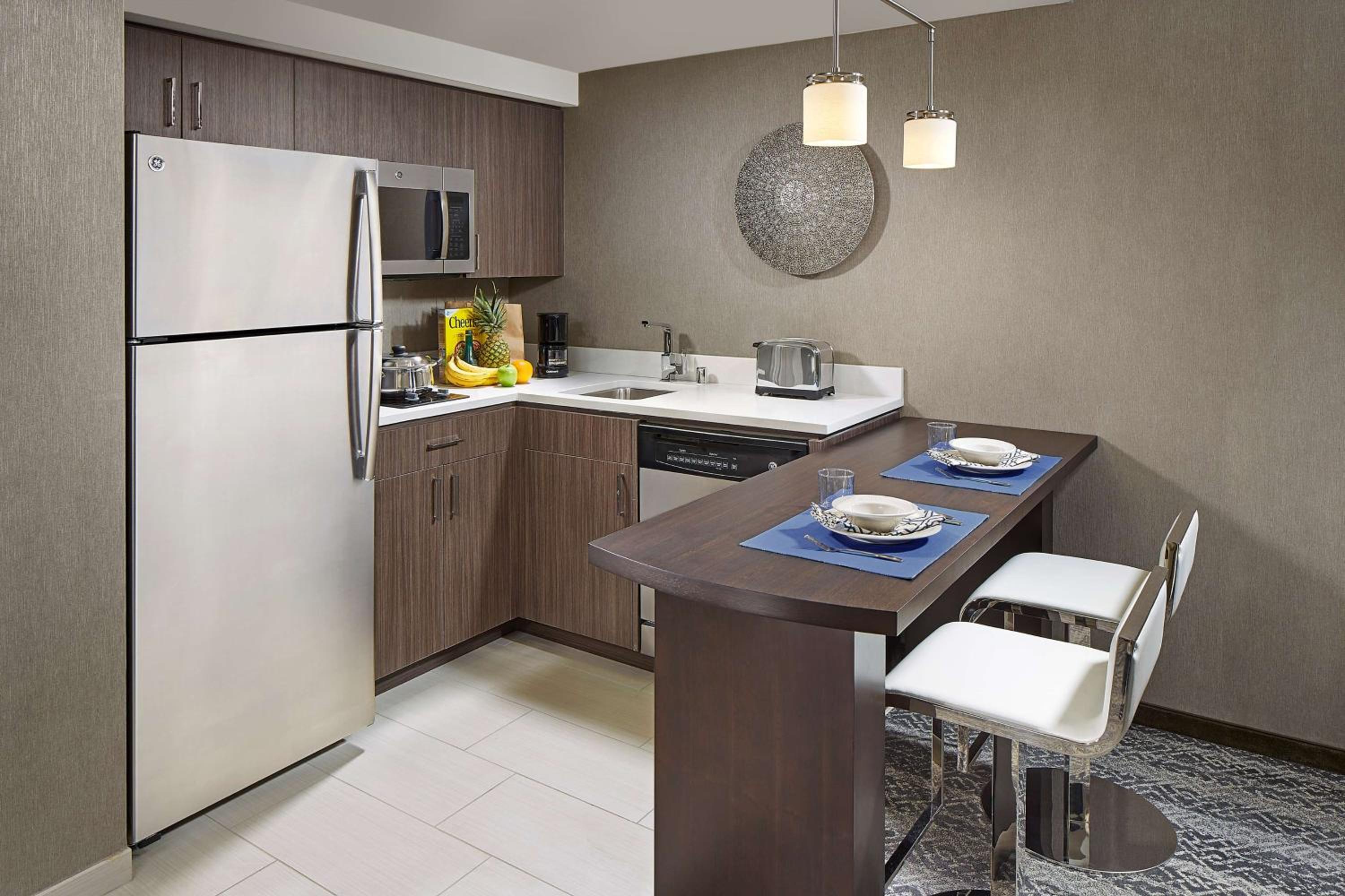 2 Queen 1 Bedroom Hearing Accessible