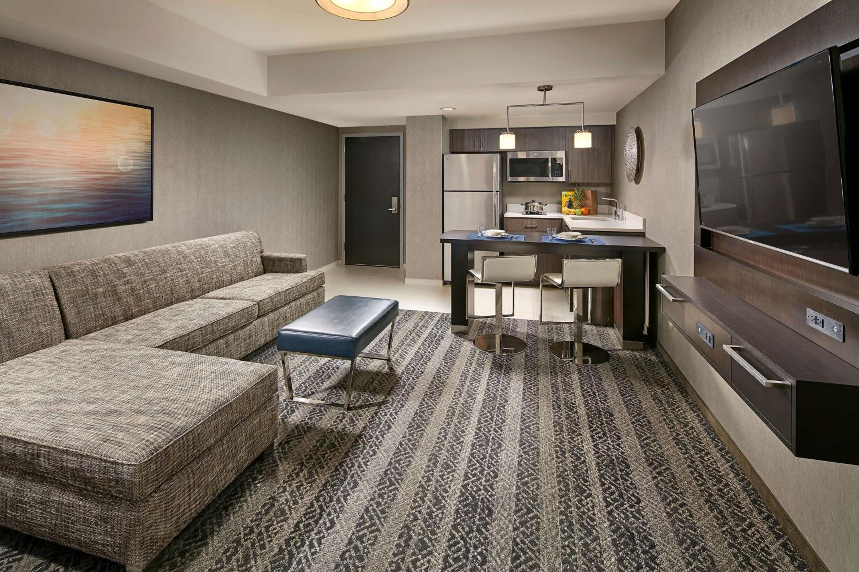 2 Queen 1 Bedroom Hearing Accessible