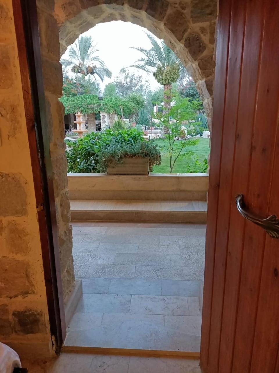 Double Room with Garden View - Photo 9