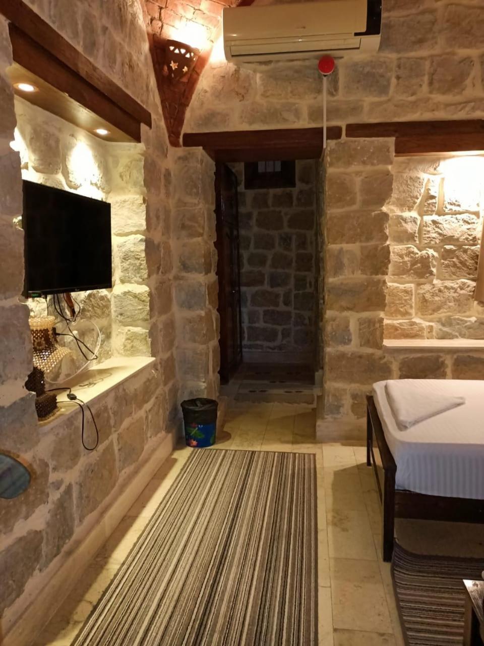 Double Room with Garden View - Photo 12