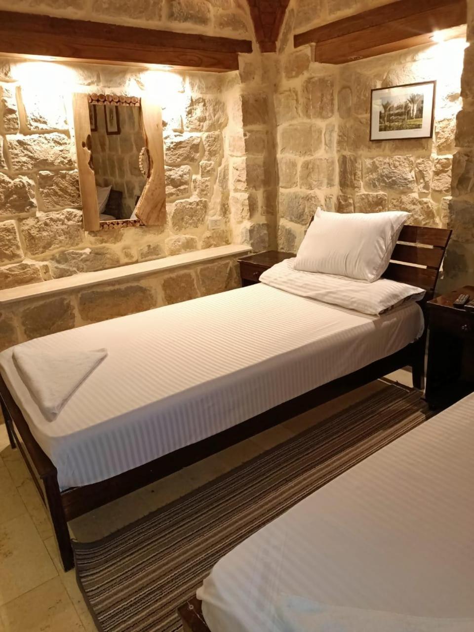 Double Room with Garden View - Photo 10