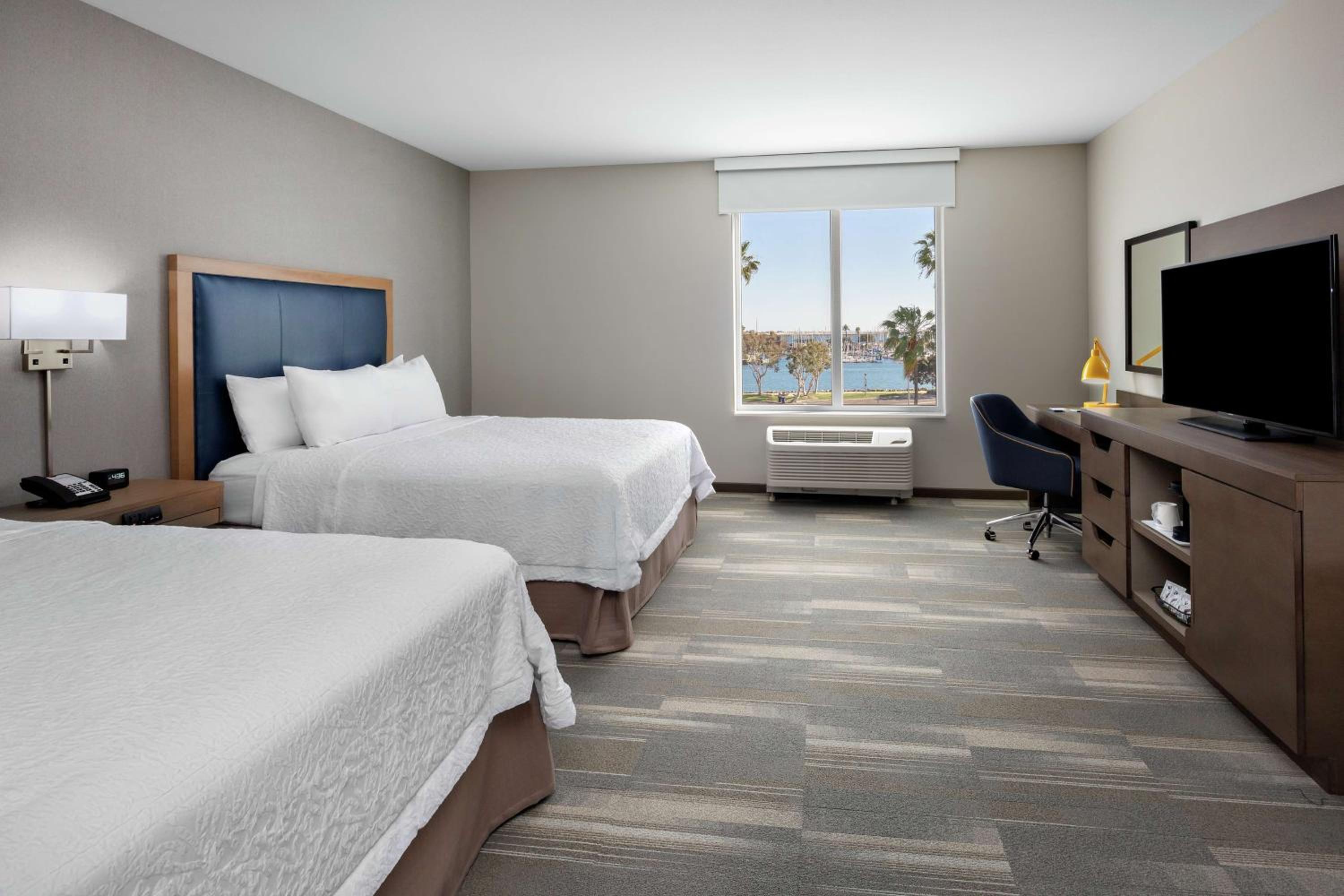 King Studio Suite with Water View thumbnail 6