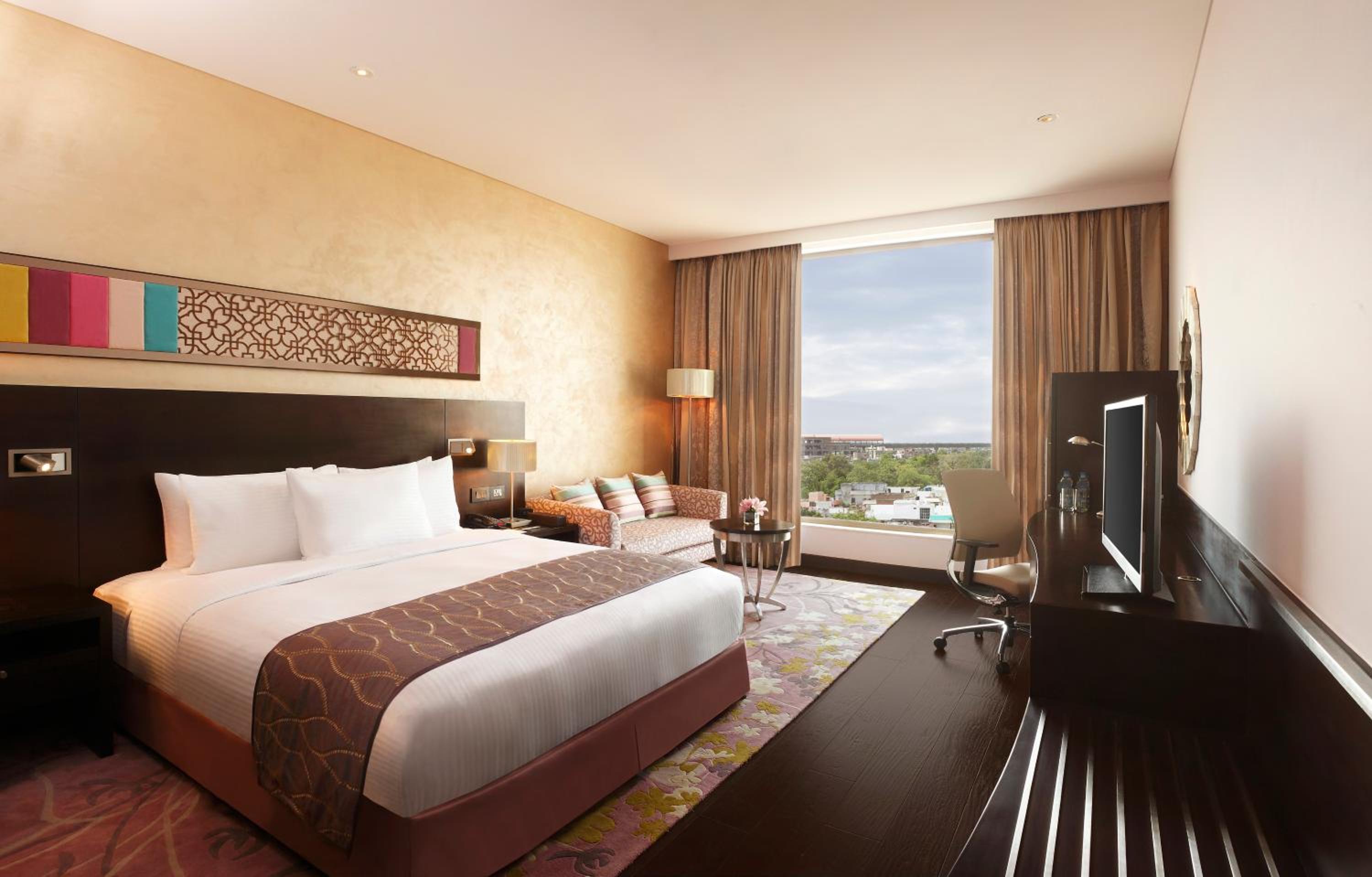 Deluxe Twin Room with Terrace and Lounge Access thumbnail 5