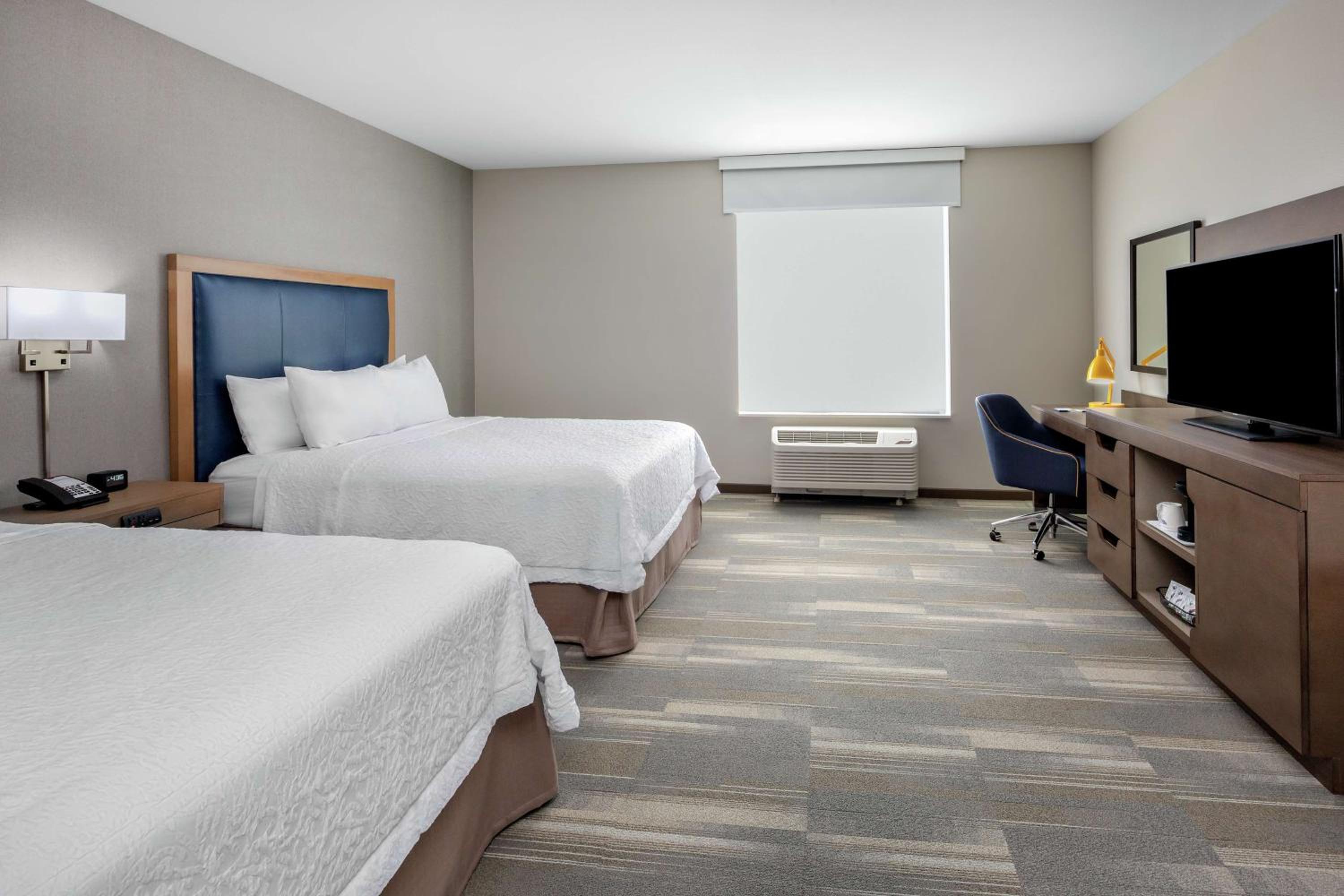 Queen Room with Two Queen Beds and Water View - Hearing Accessible
