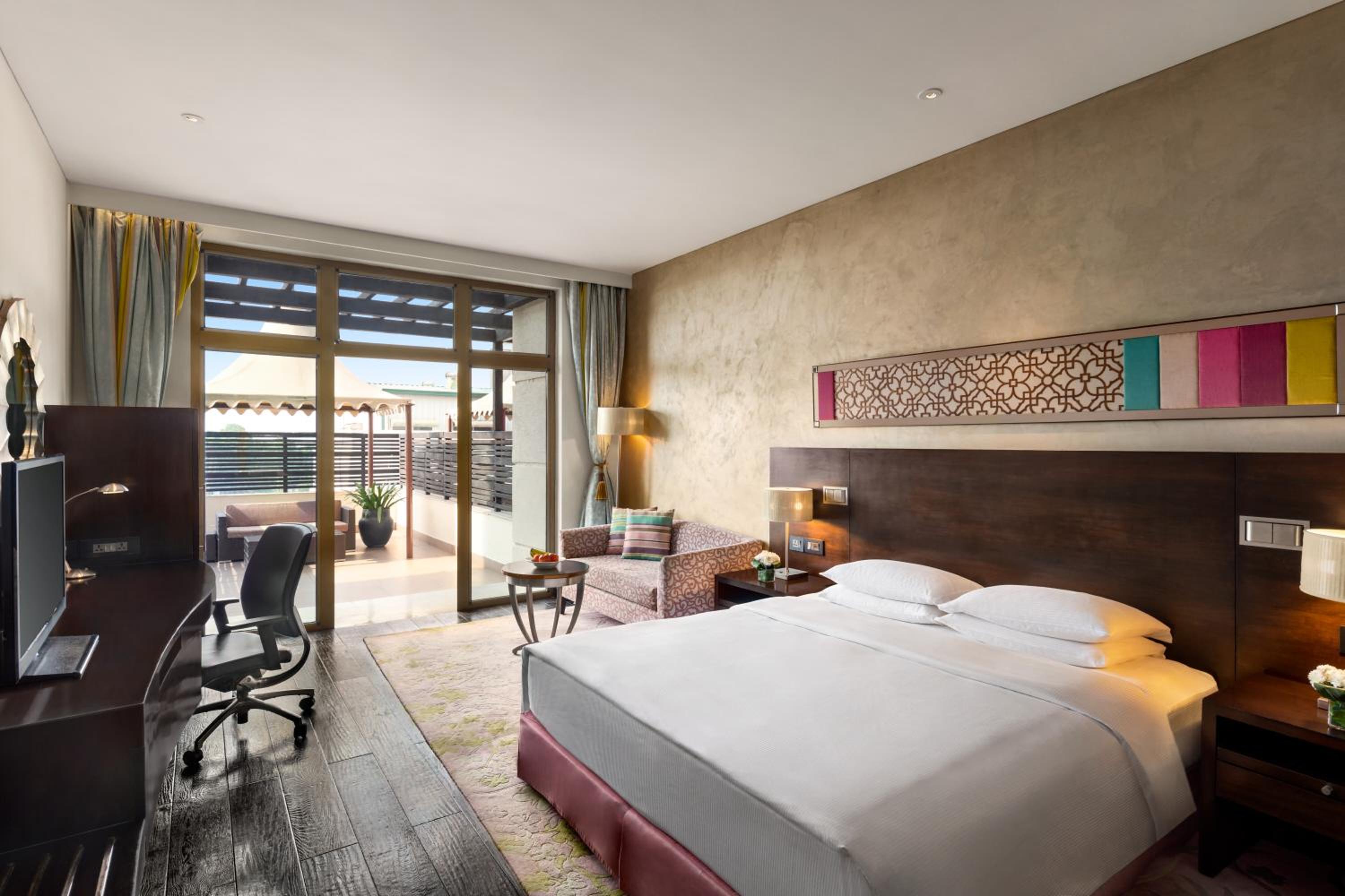 Deluxe King Room with Terrace