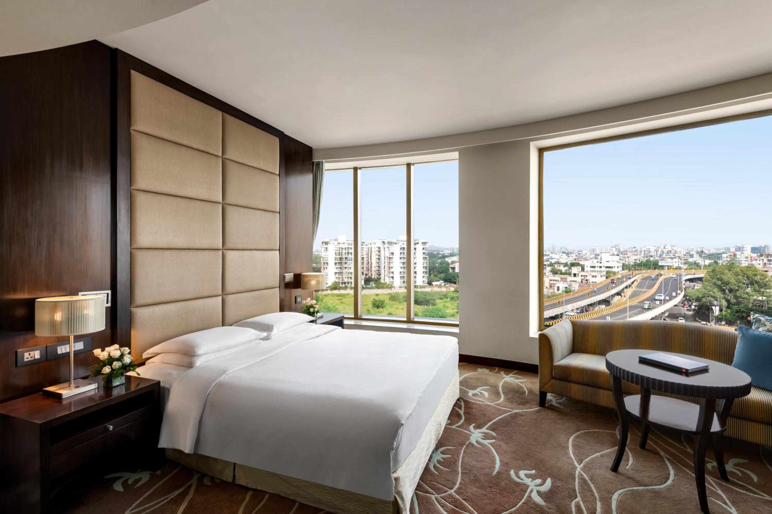 Available room thumbnail 5